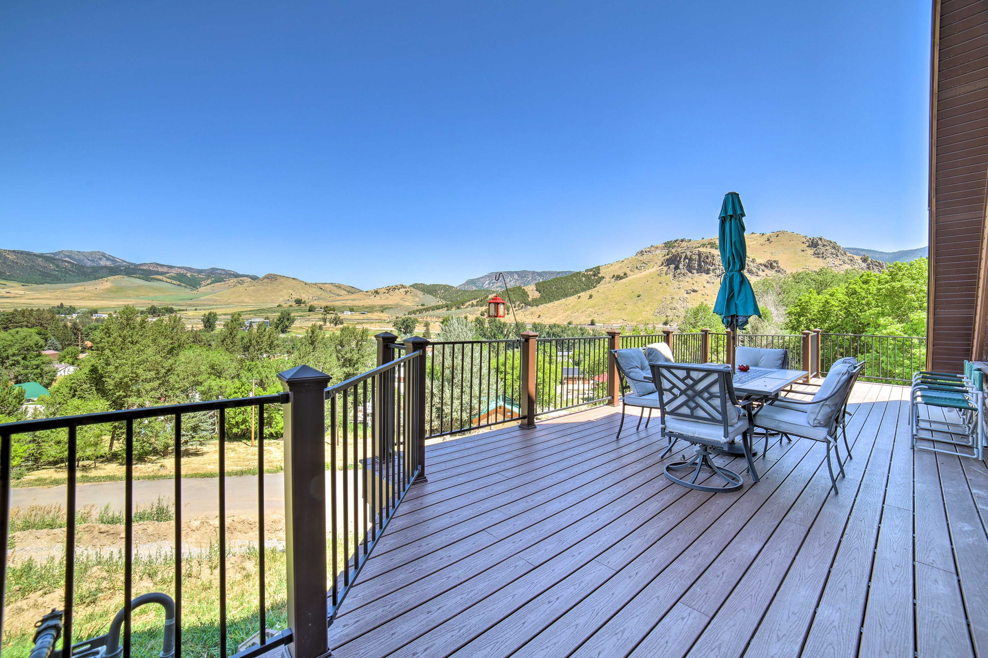Furnished Deck