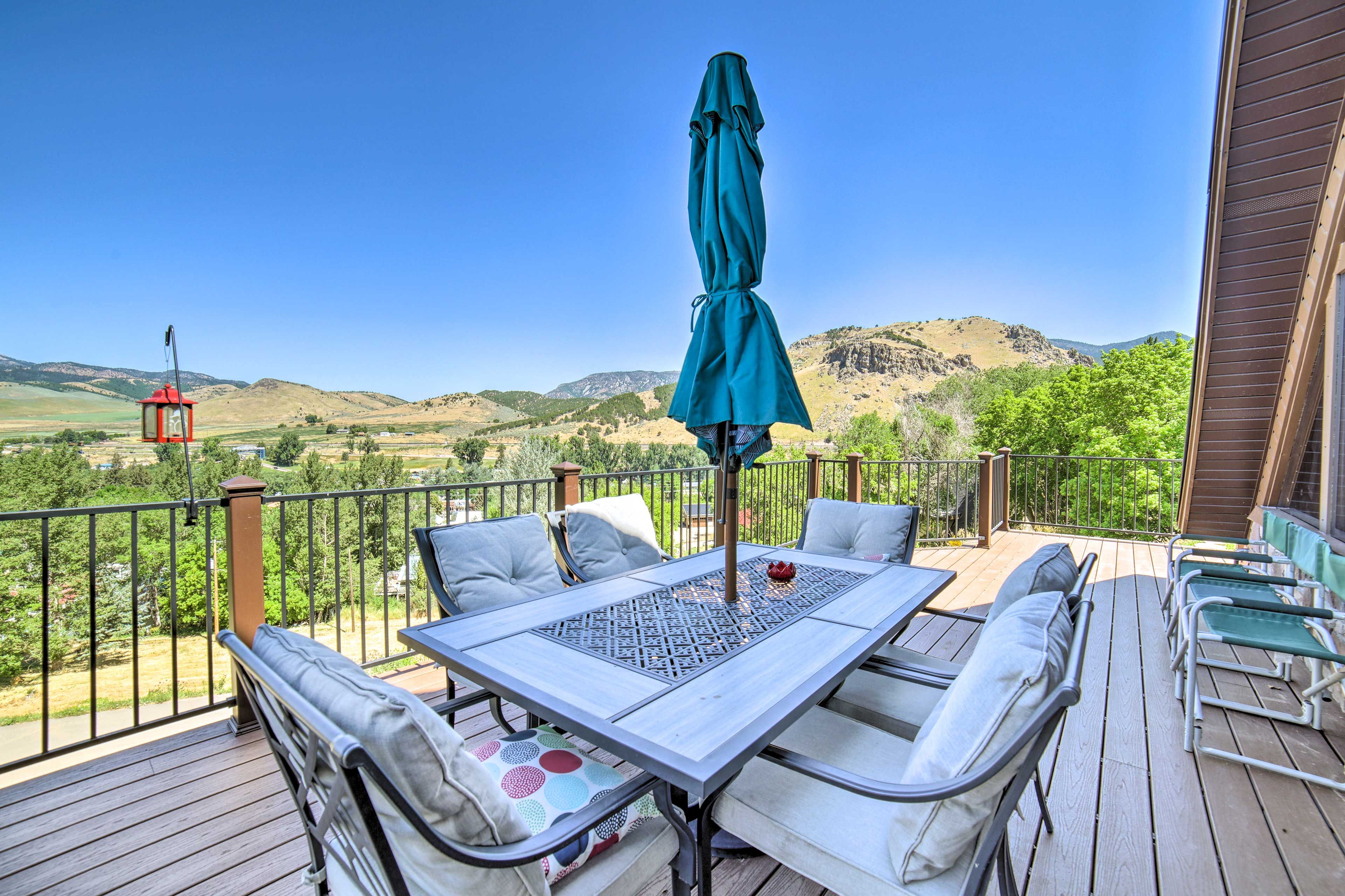 Furnished Deck | 3 Exterior Security Cameras (Facing Out)