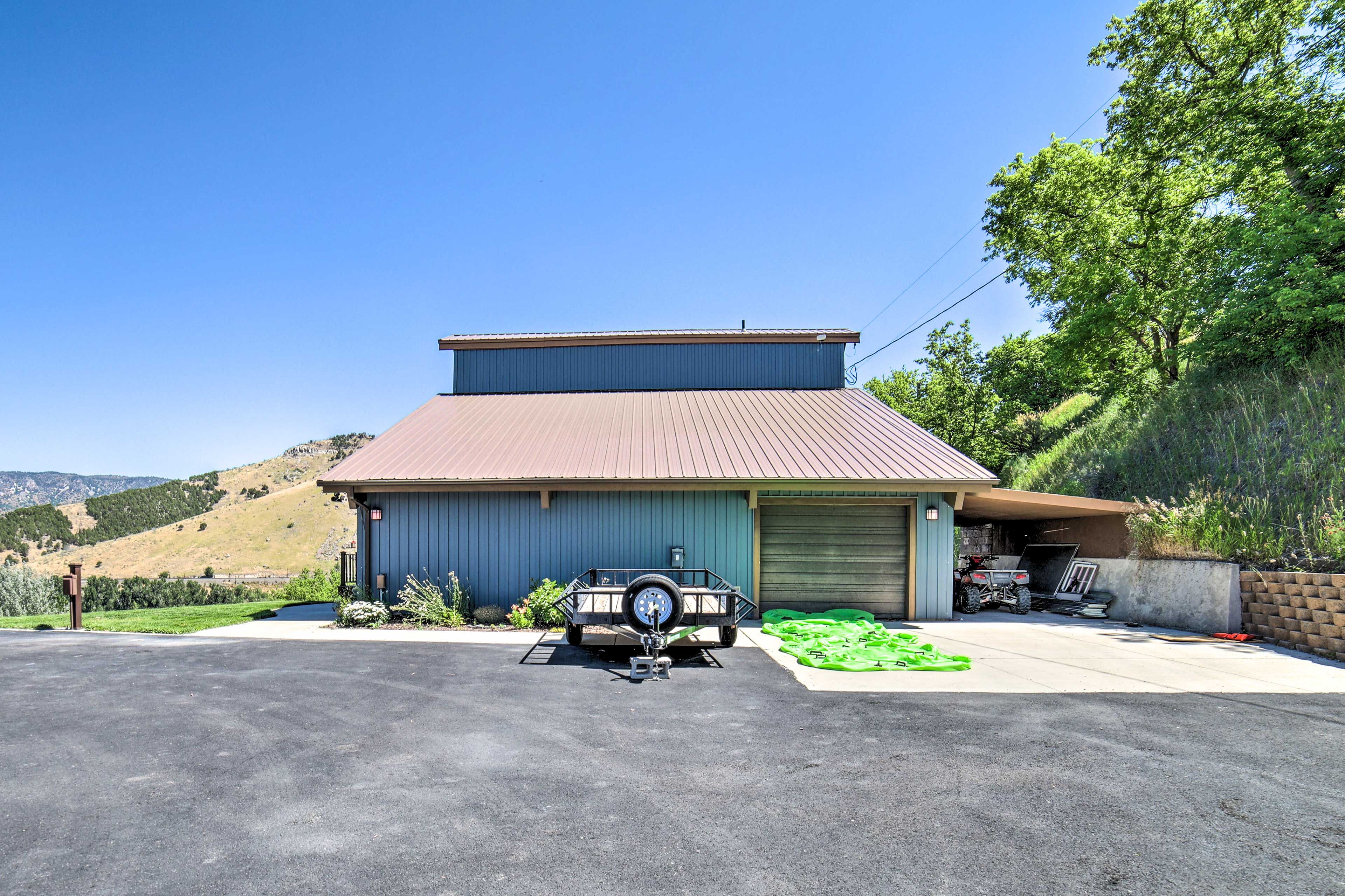 Parking | Driveway (2 Vehicles) | Carport (3 Vehicles)