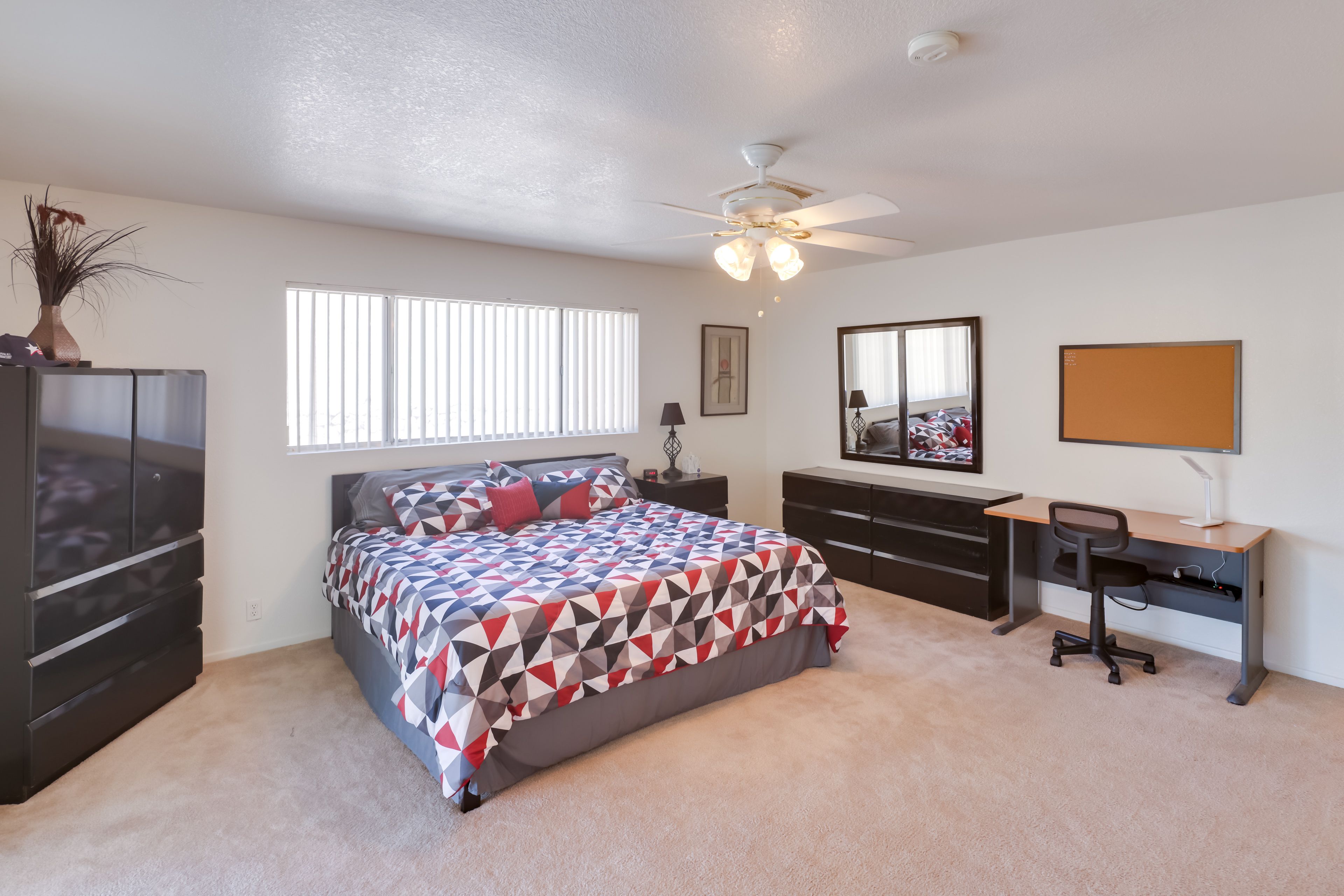 Bedroom 1 | King Bed