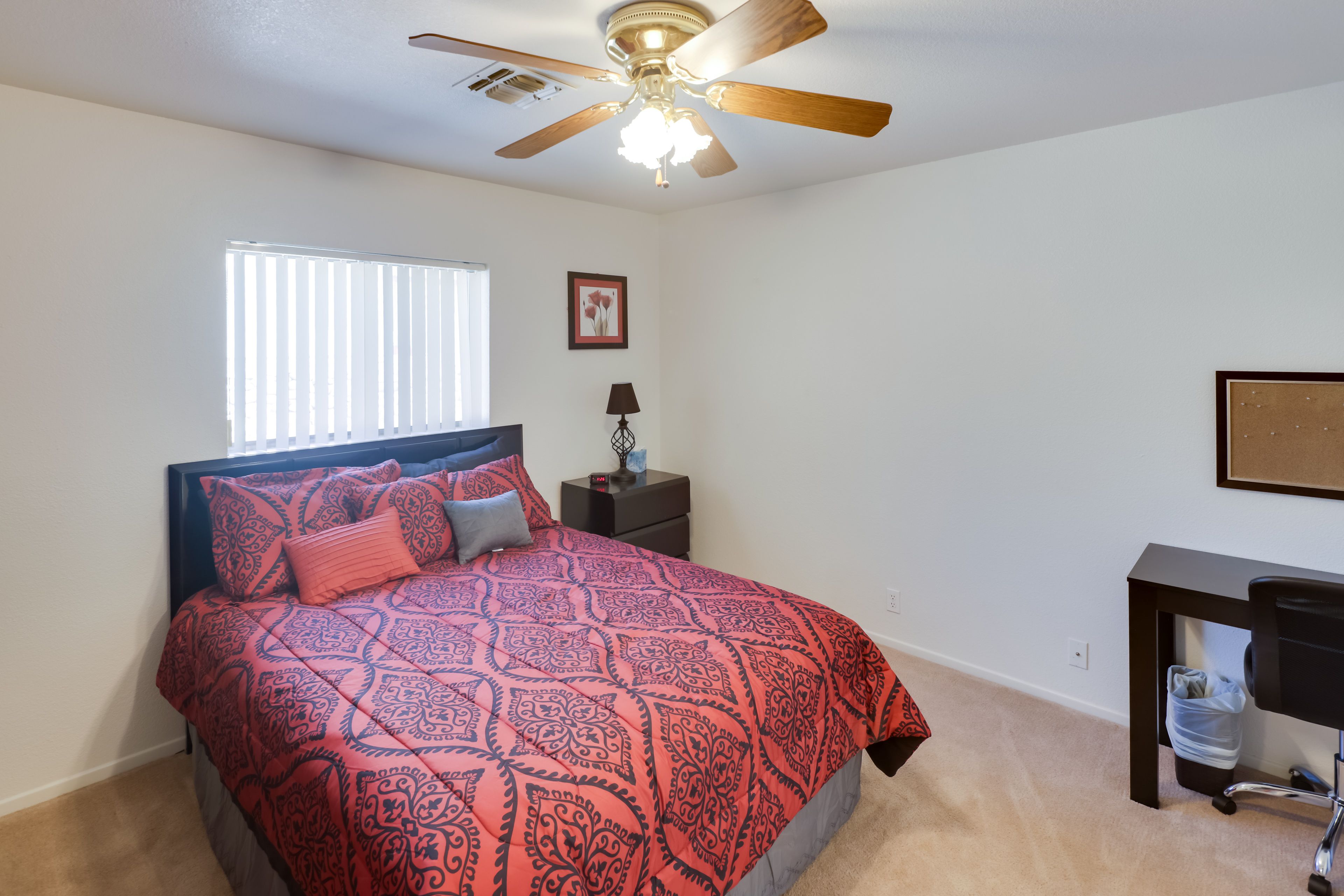 Bedroom 2 | Queen Bed