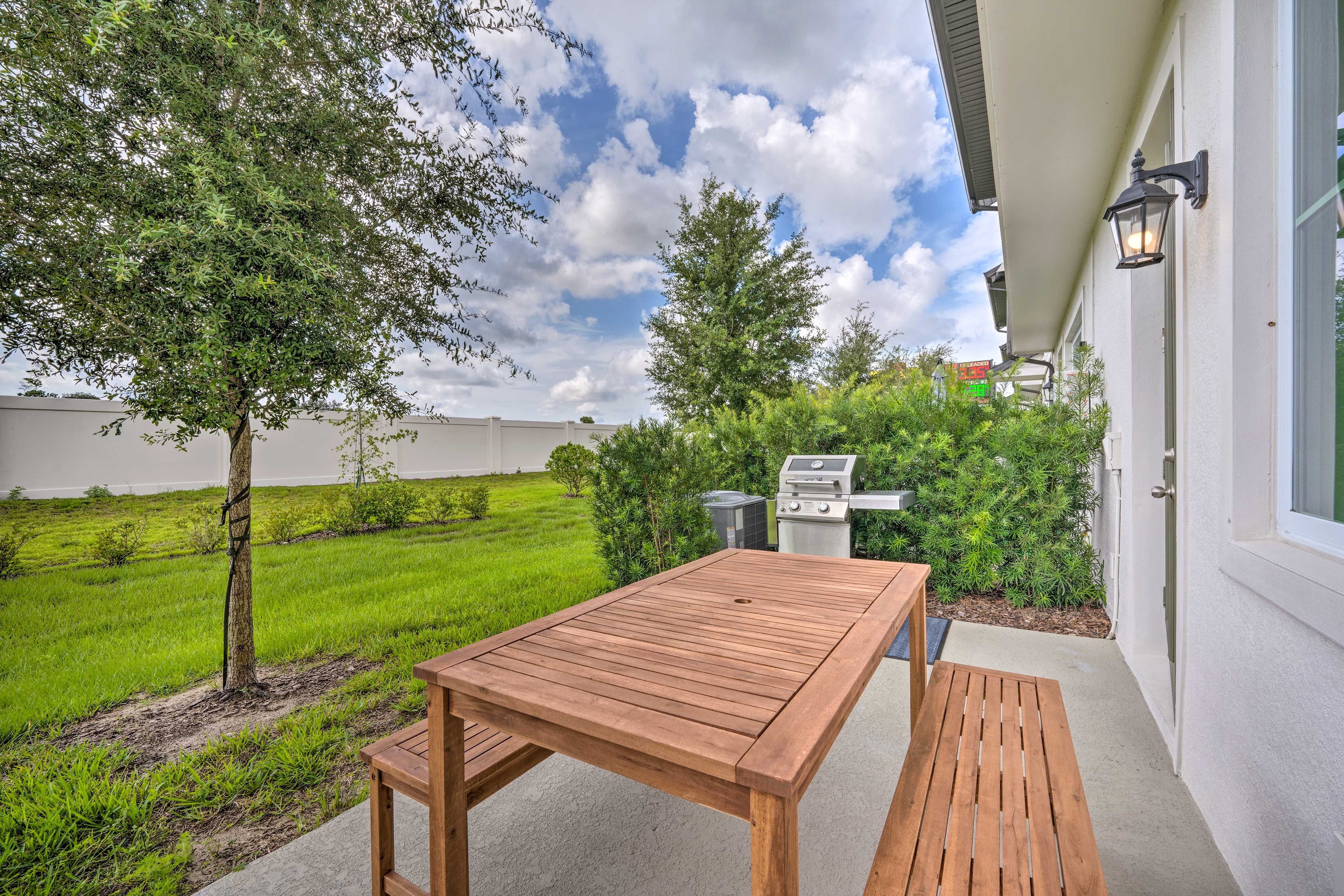 Patio | 2-Story Townhouse | Kid's Supplies | Additional Sleeping | Pack 'n Play