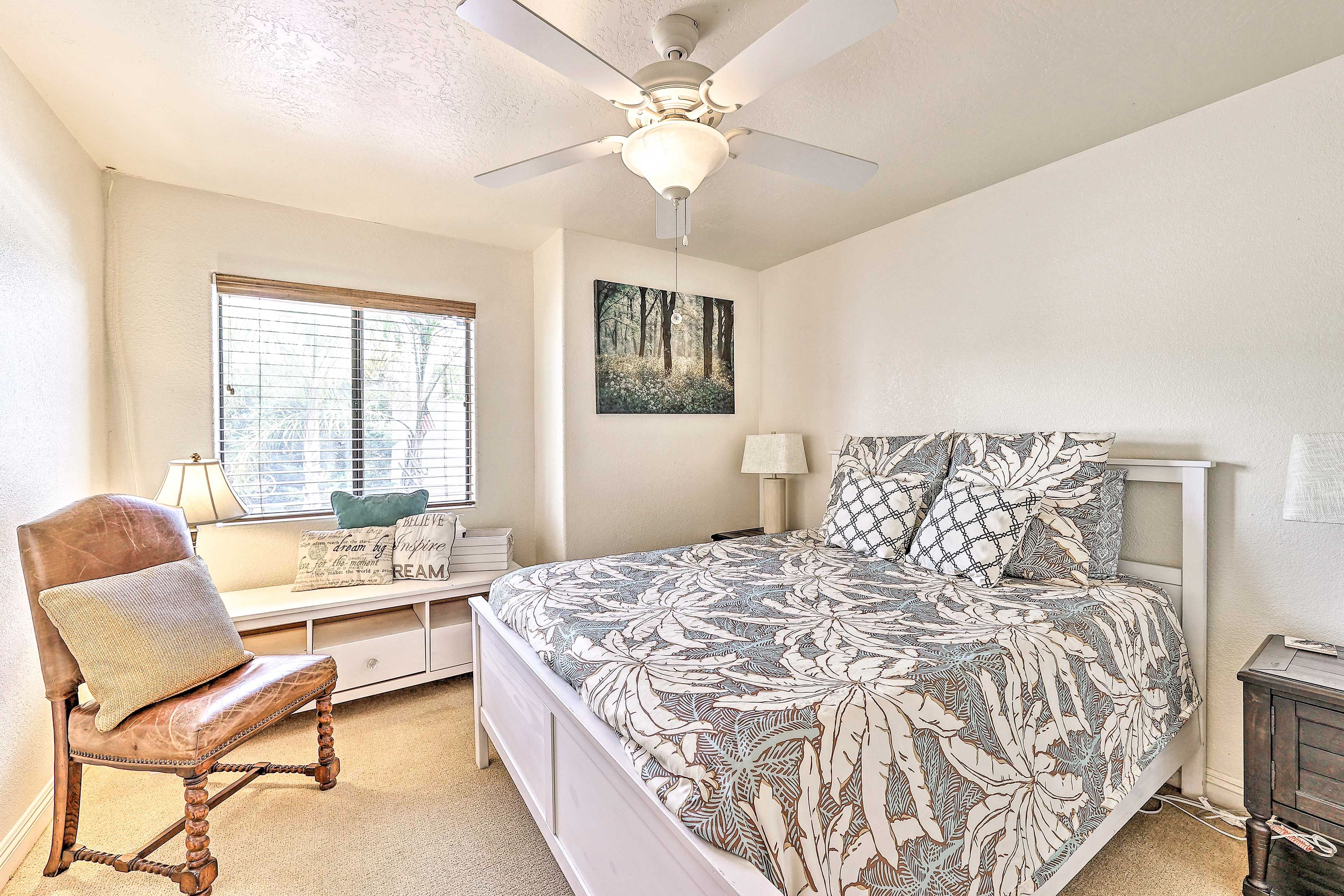 Bedroom 3 | Queen Bed