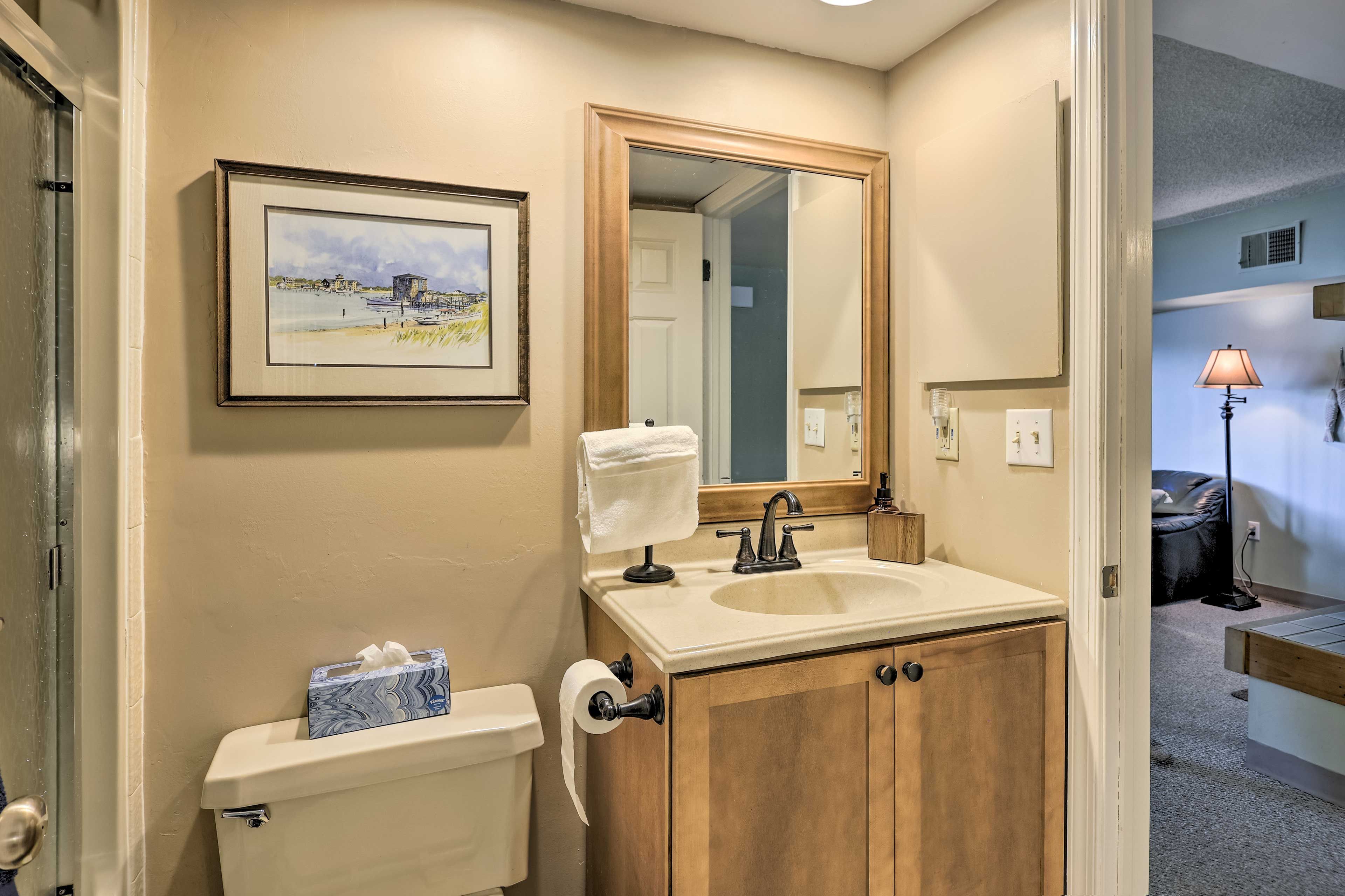 En-Suite Bathroom | Towels Provided | Hair Dryer