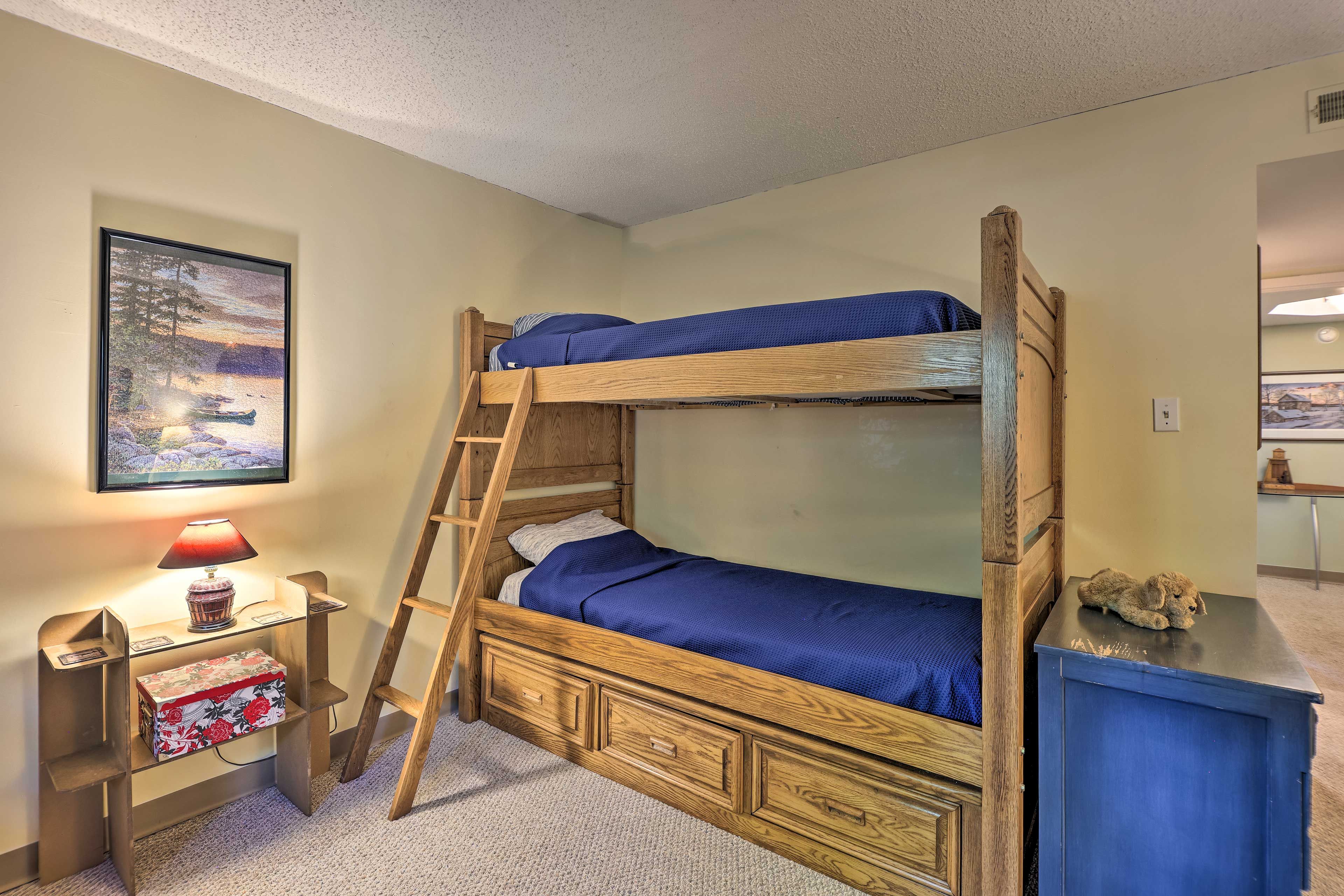 Bedroom 2 | Twin Bed | Twin Bunk Bed | Linens Provided