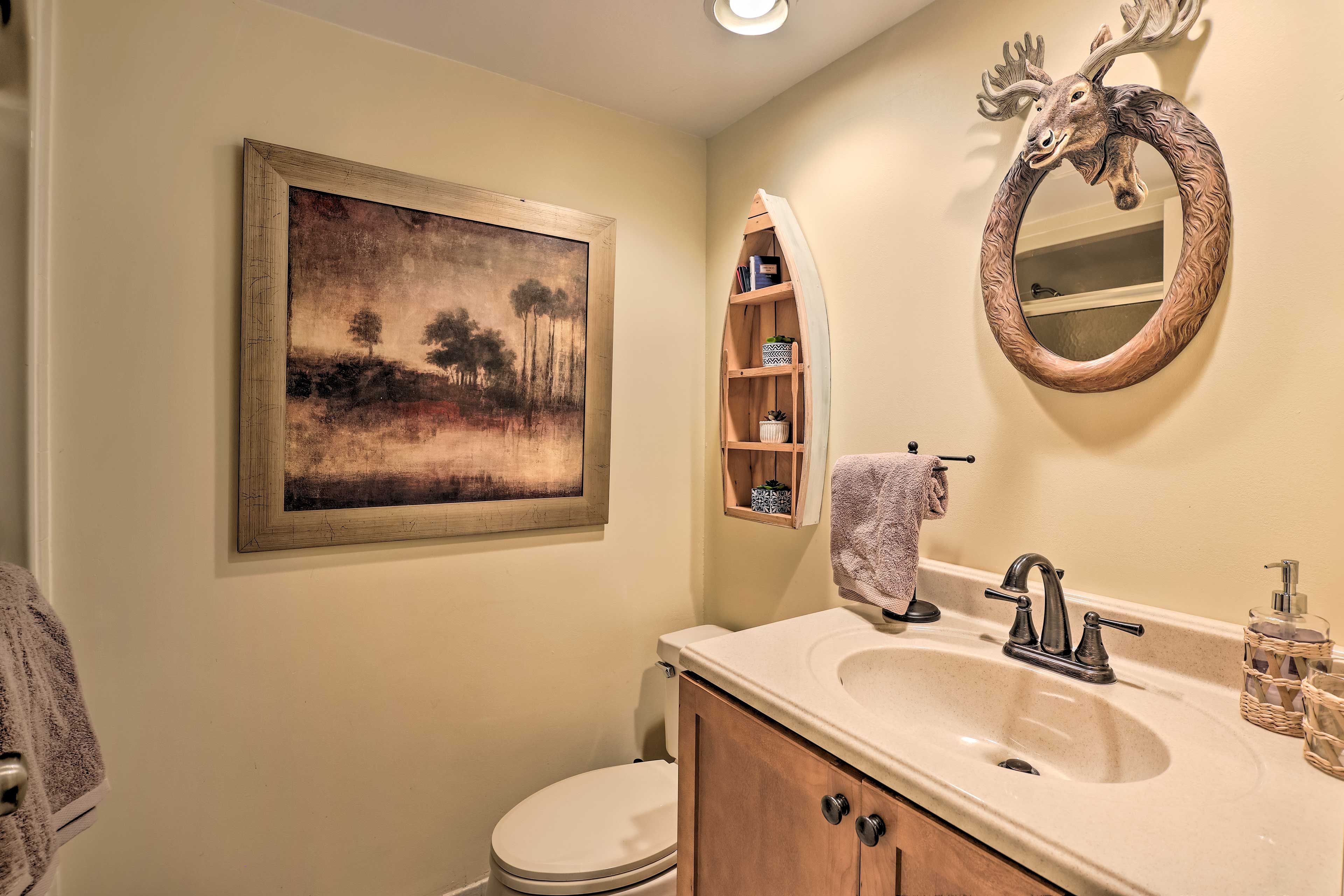 Full Bath | Complimentary Toiletries