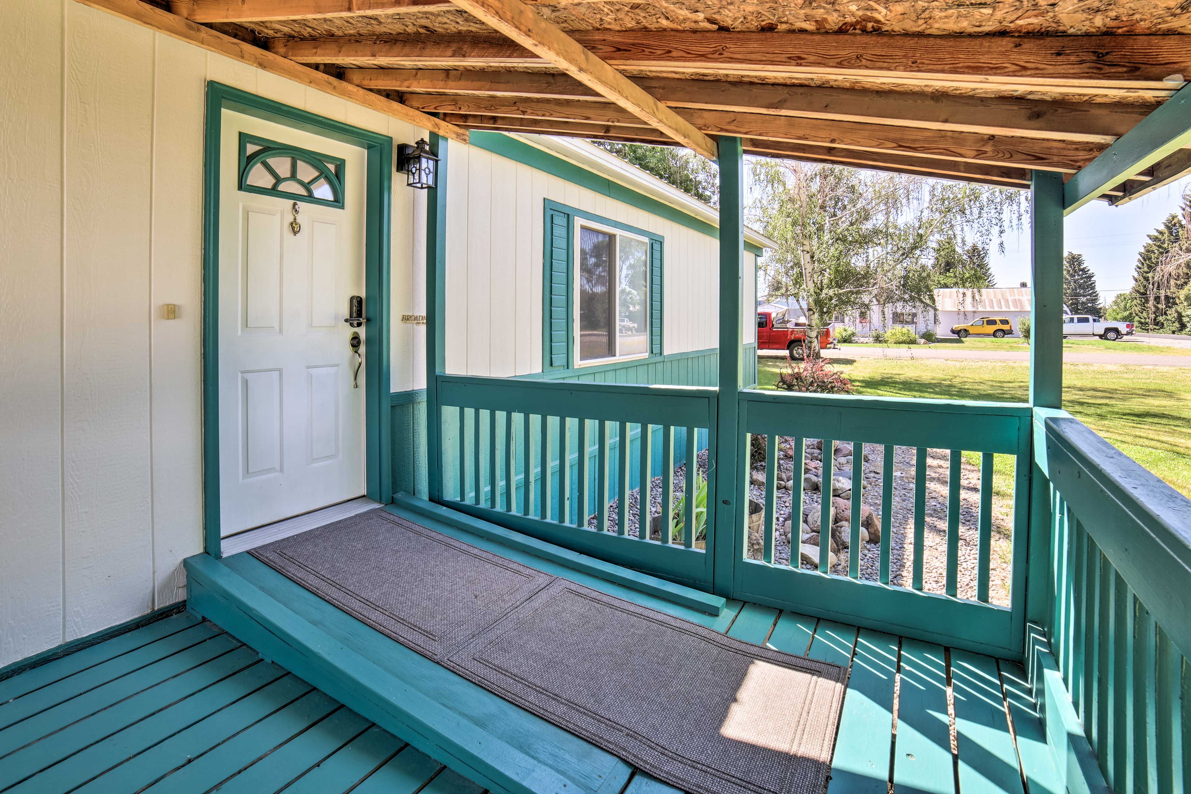 Front Entrance | Keyless Entry