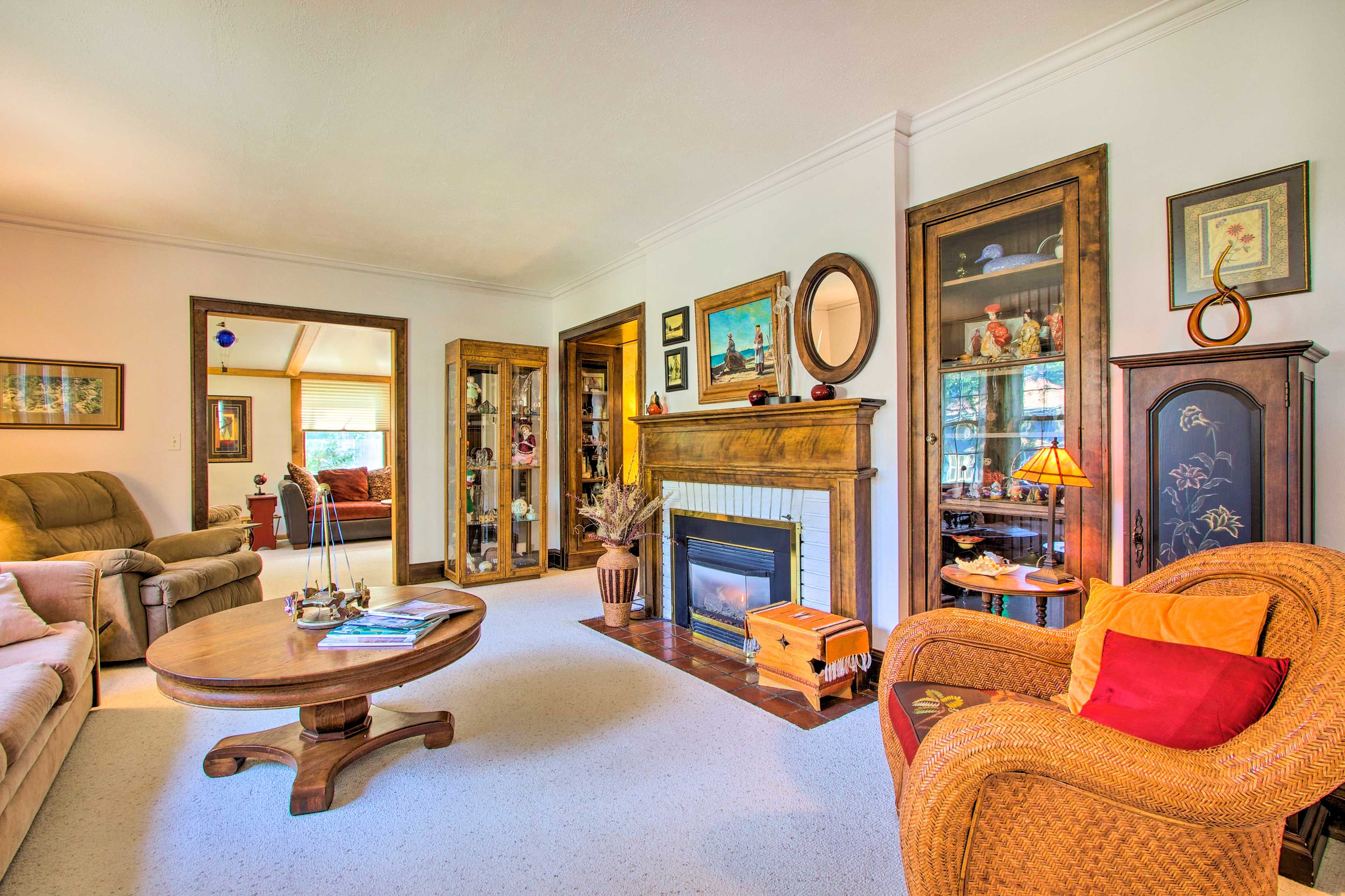 Living Room | 1st Floor | Central A/C & Heat | Fireplace