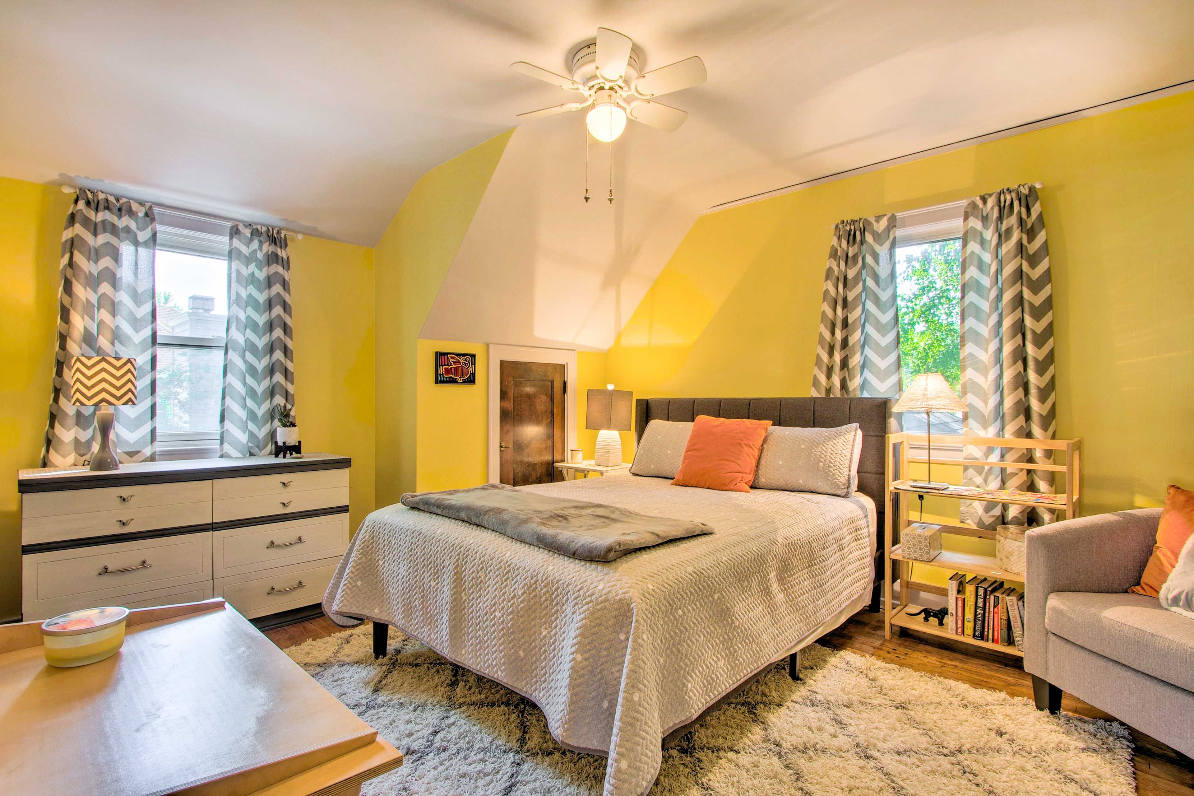 Bedroom 2 | Queen Bed | 2nd Floor | Cable TV