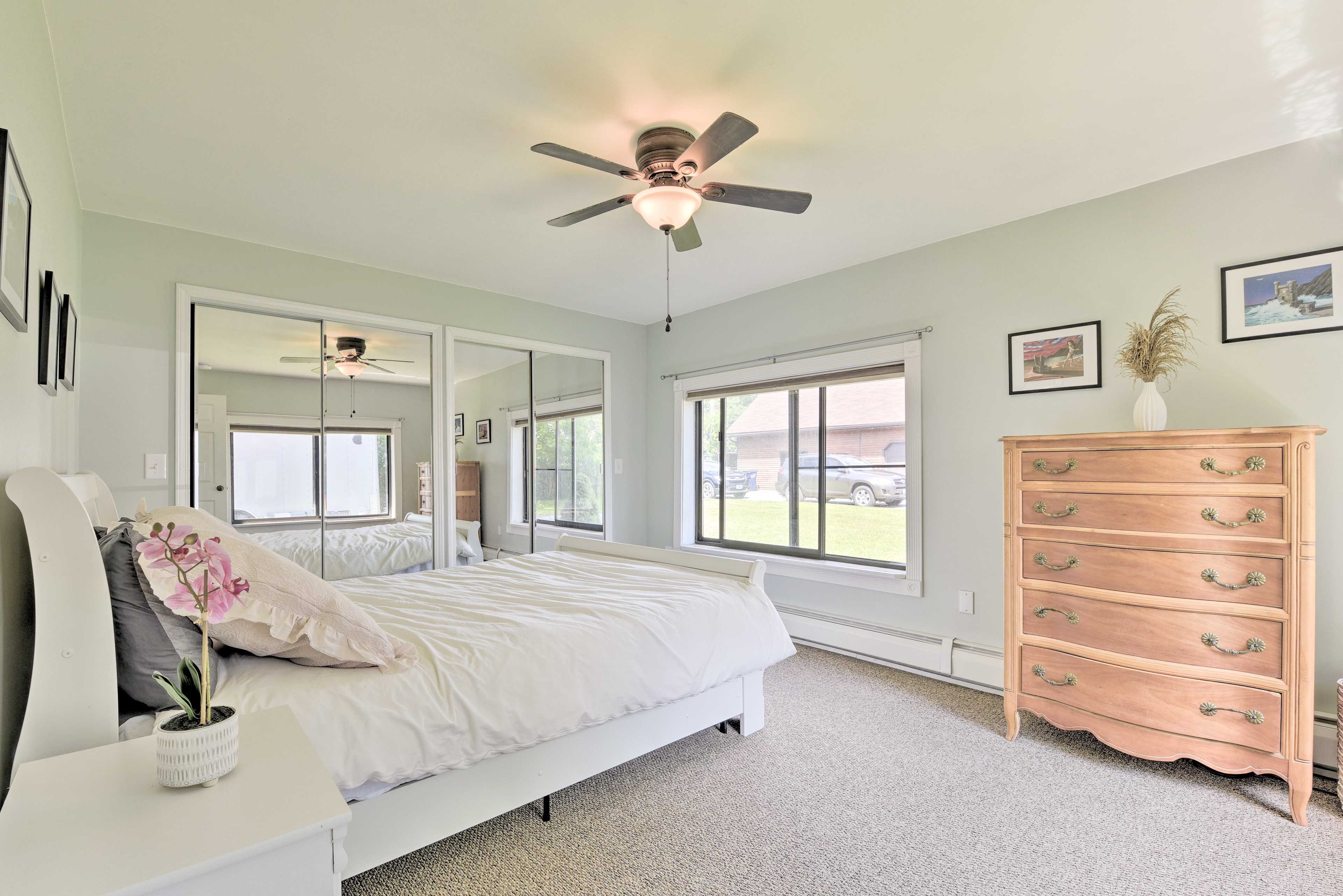 Bedroom 2 | Queen Bed