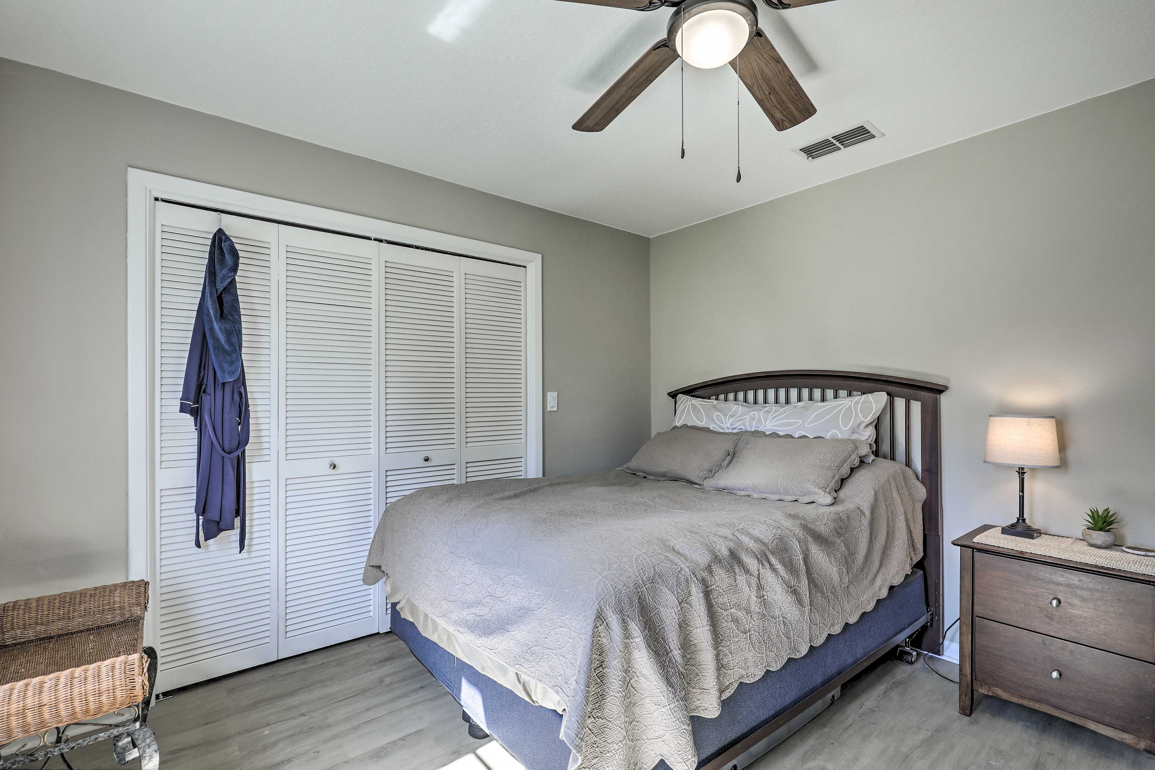 Bedroom 2 | Queen Bed