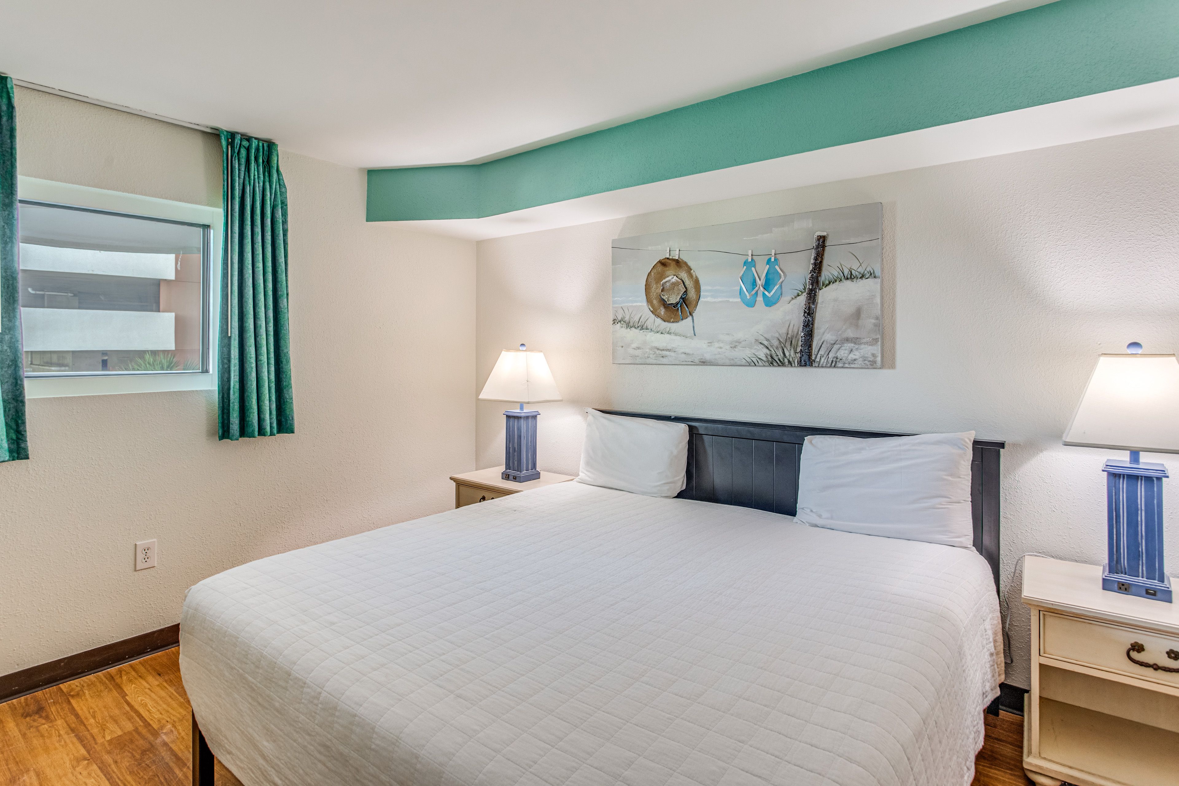 Bedroom 2 | King Bed | Smart TV