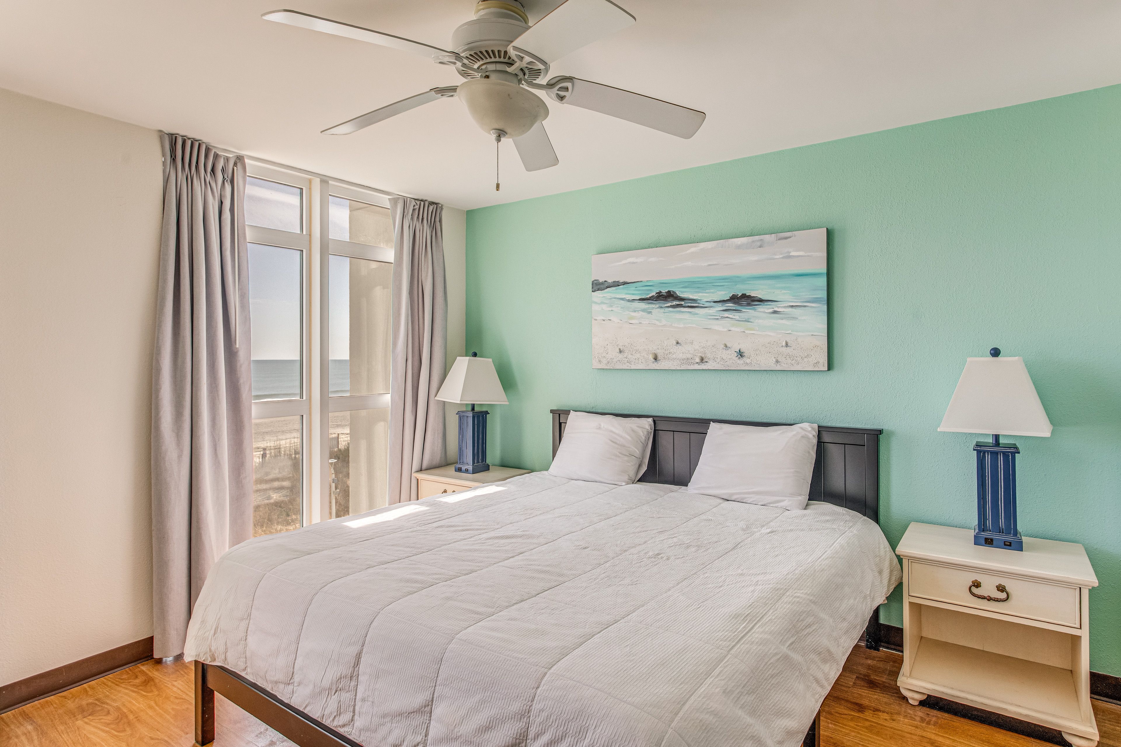 Bedroom 1 | King Bed | Smart TV