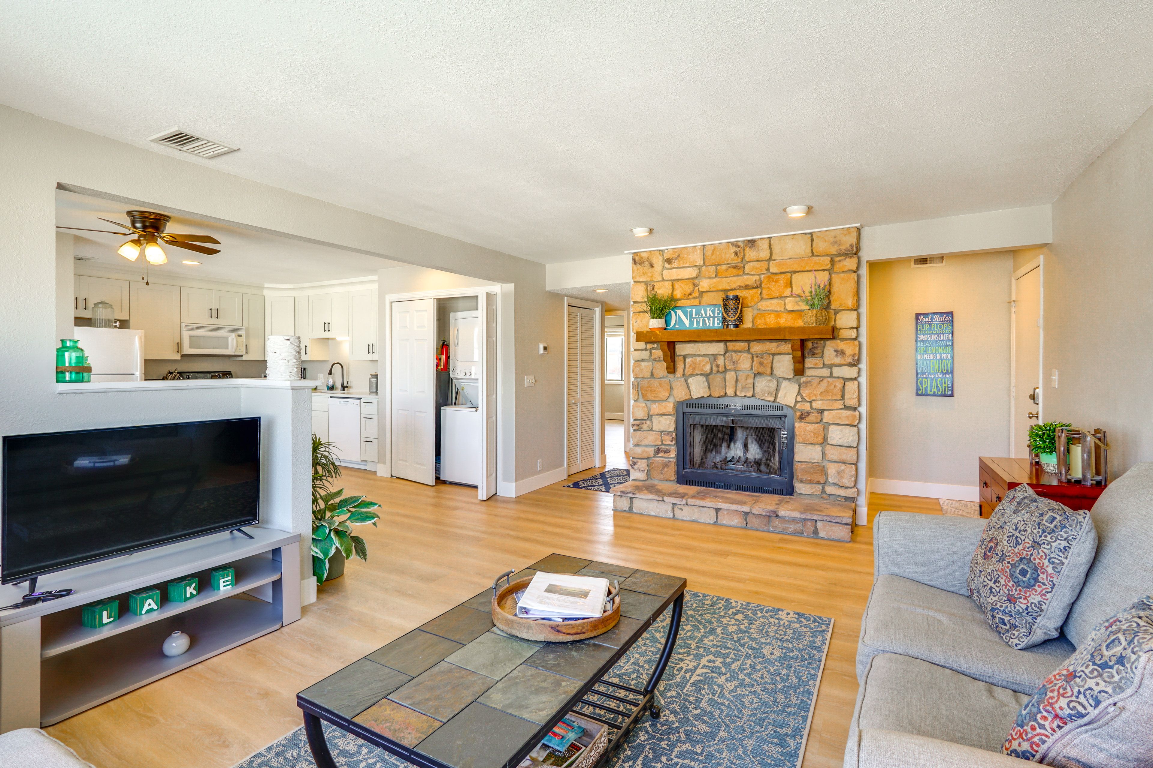 Osage Beach Vacation Rental | 2BR | 2BA | Stairs Required | 1,271 Sq Ft