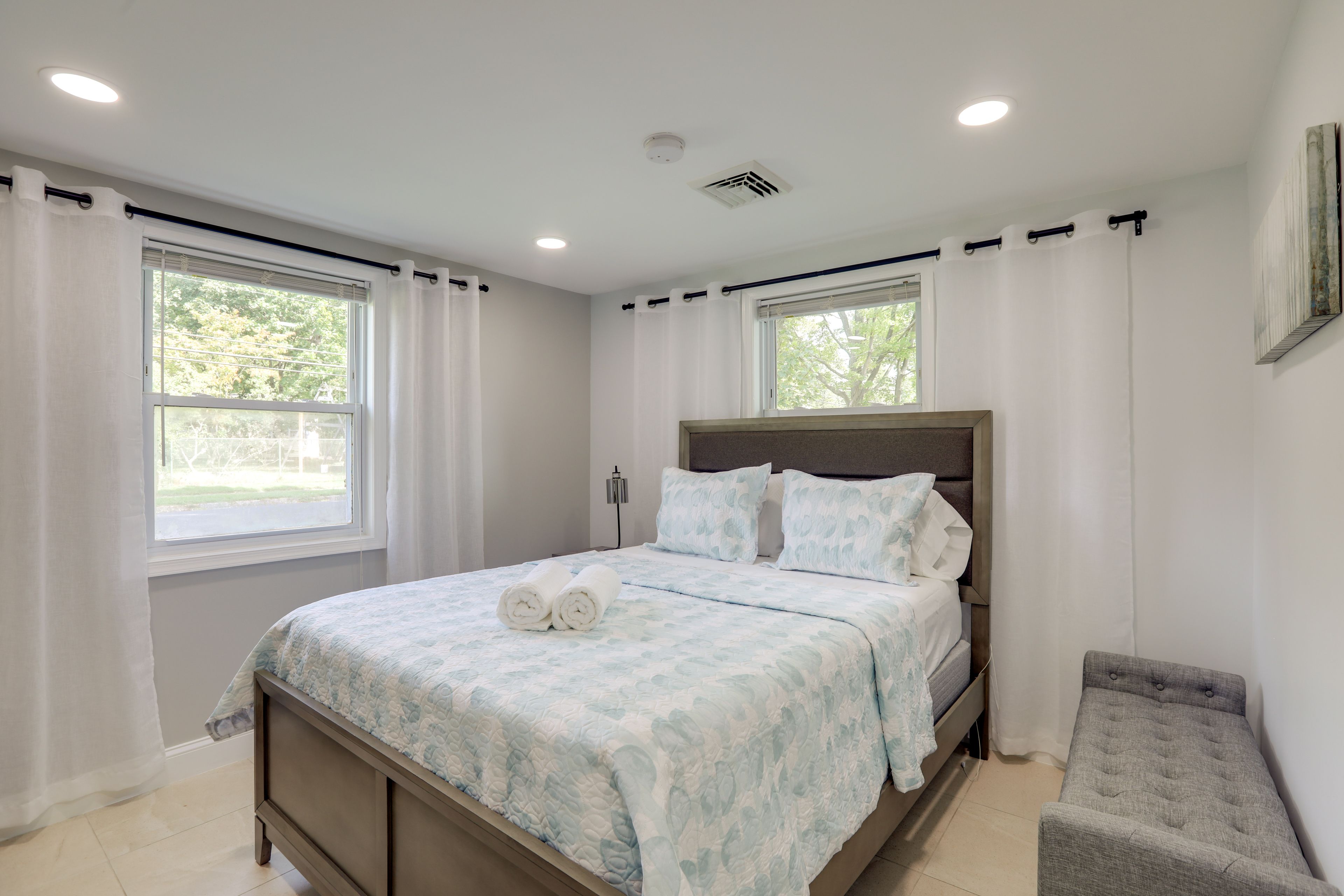 Bedroom 2 | Queen Bed