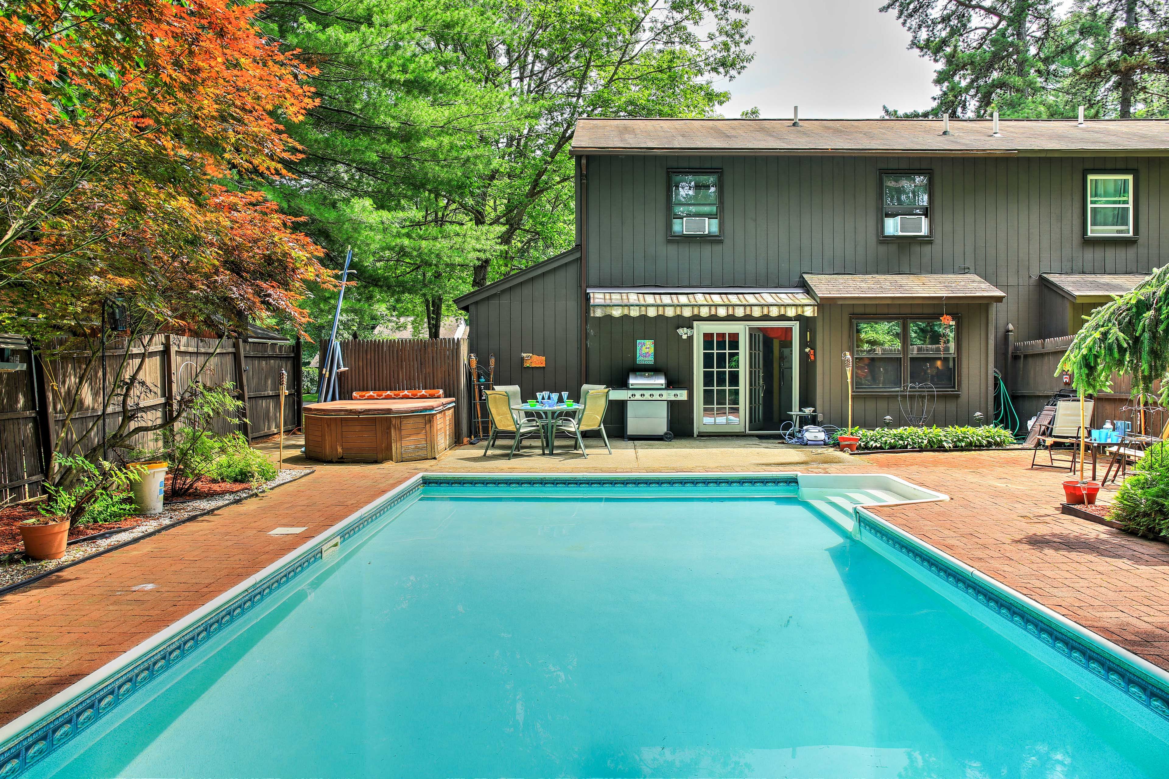 Ballston Spa Vacation Rental | 2BR | 1.5BA | 1,678 Sq Ft | Stairs Required