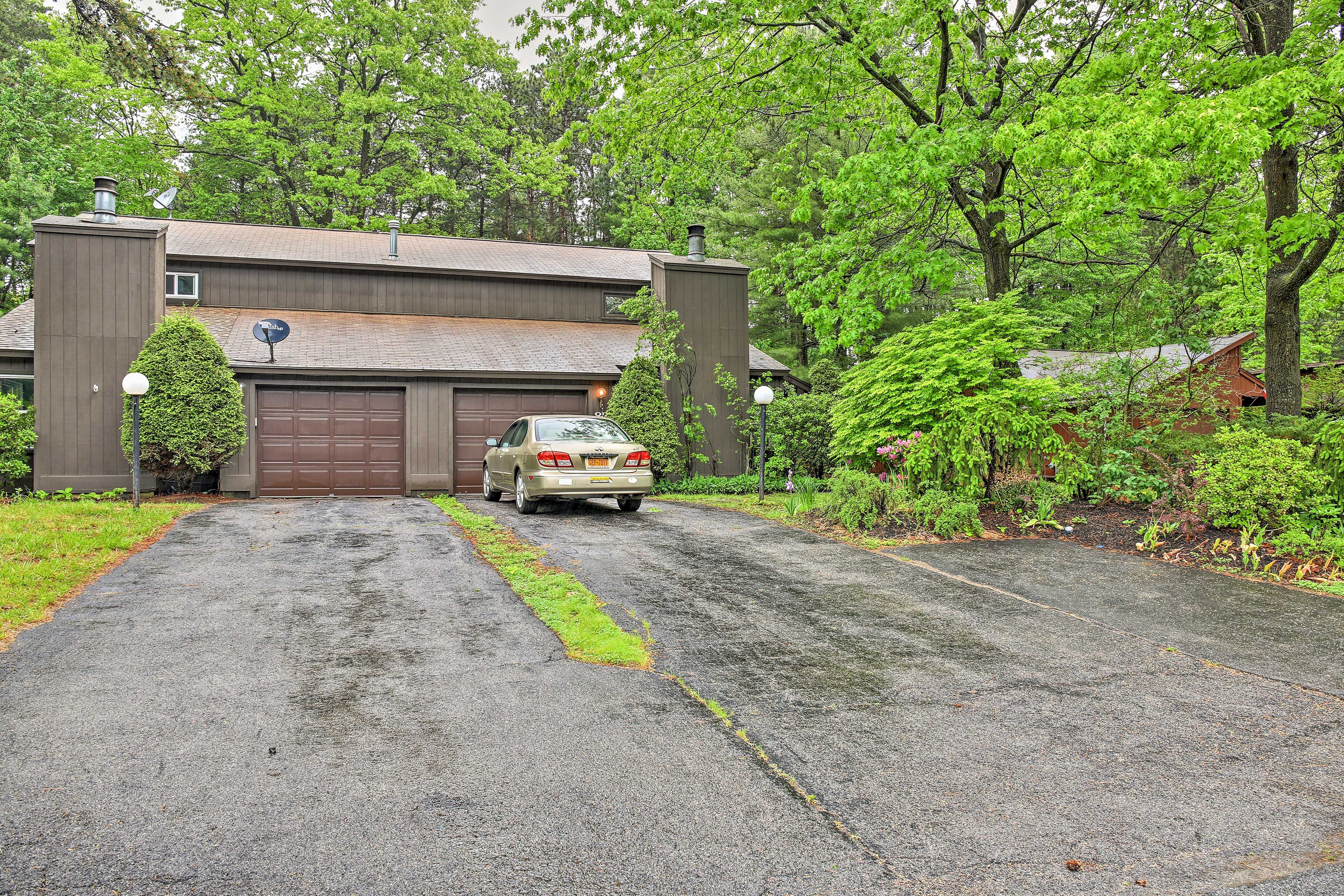 Home Exterior | Driveway Parking