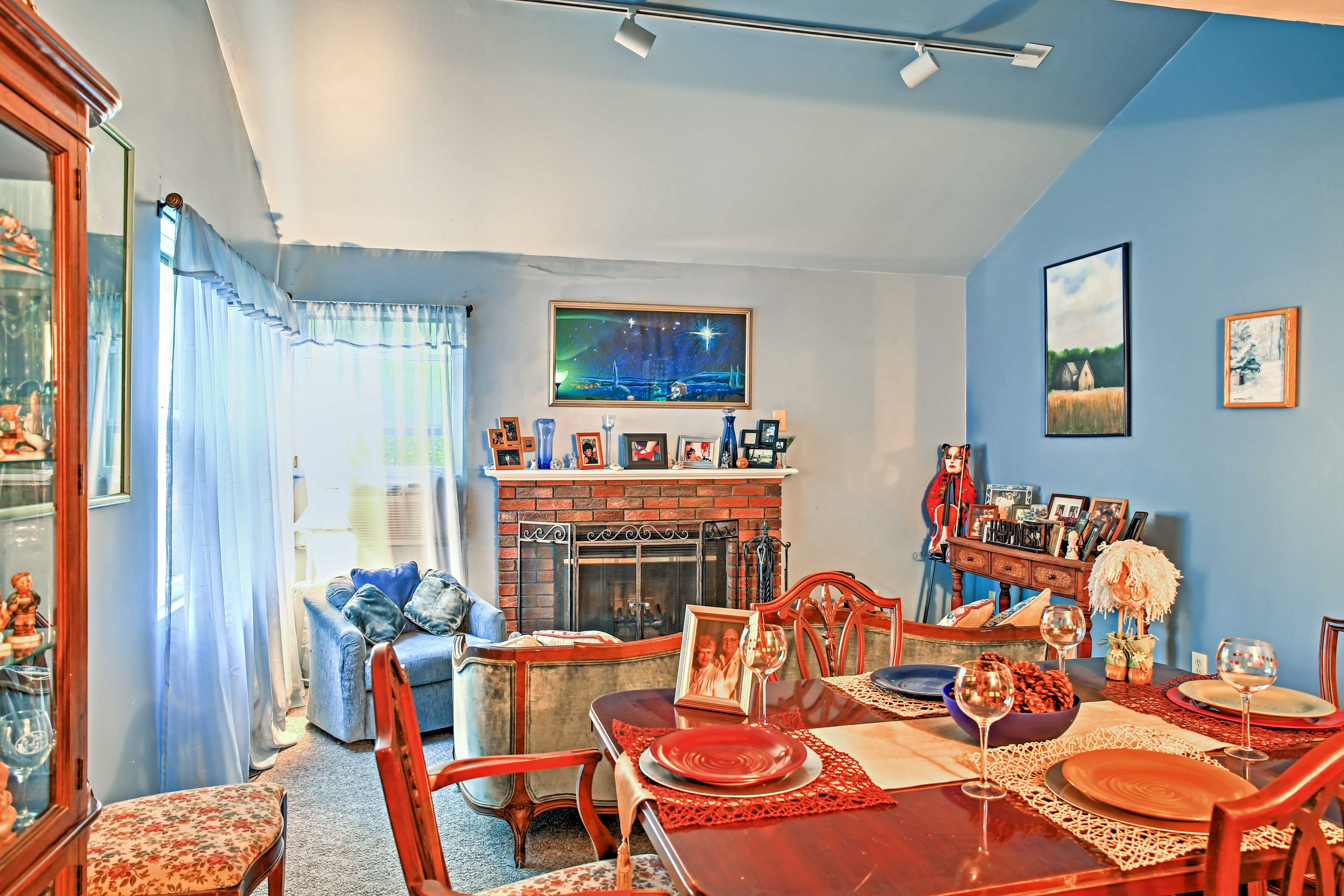 Living Room | Dining Area