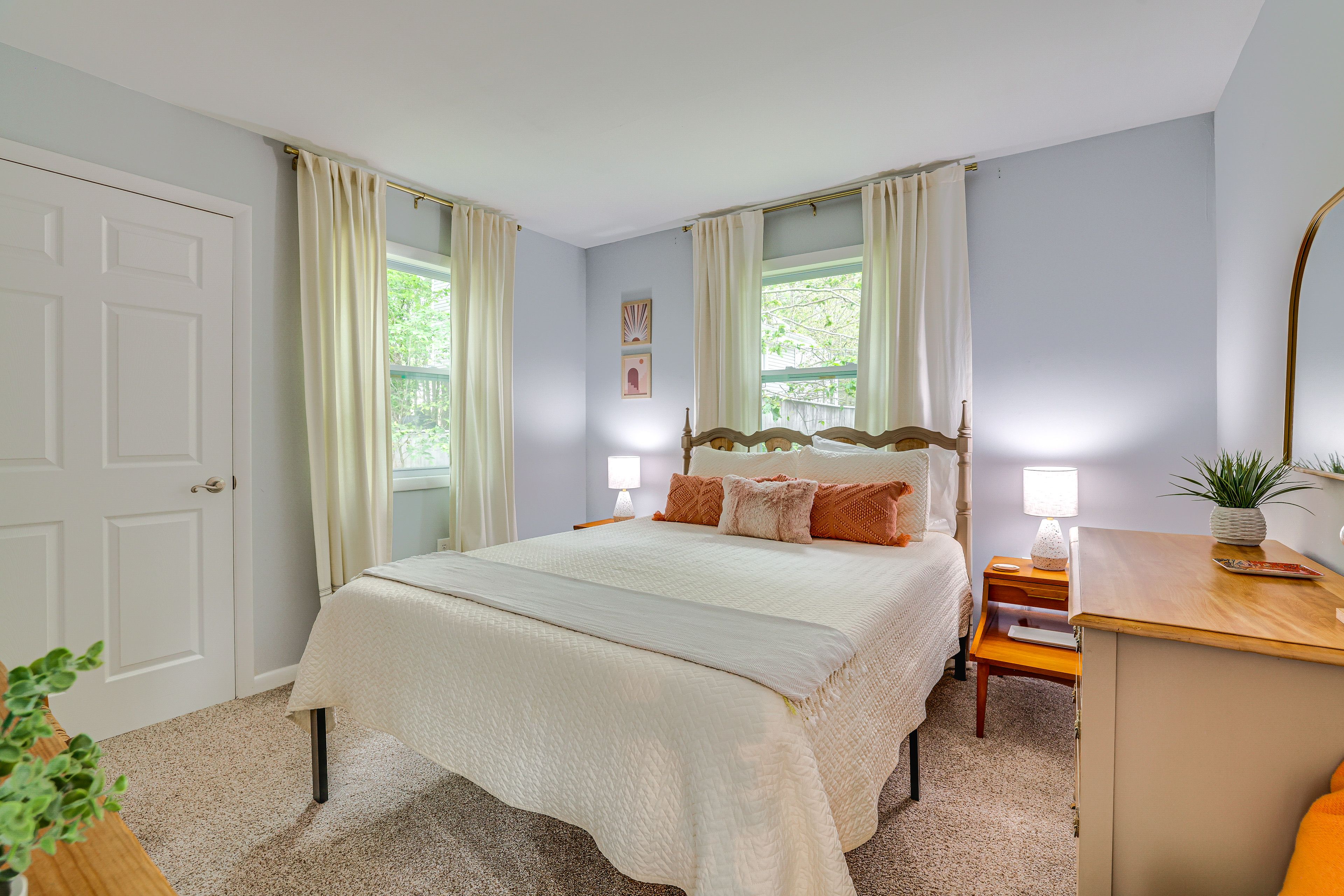 Bedroom 2 | Queen Bed
