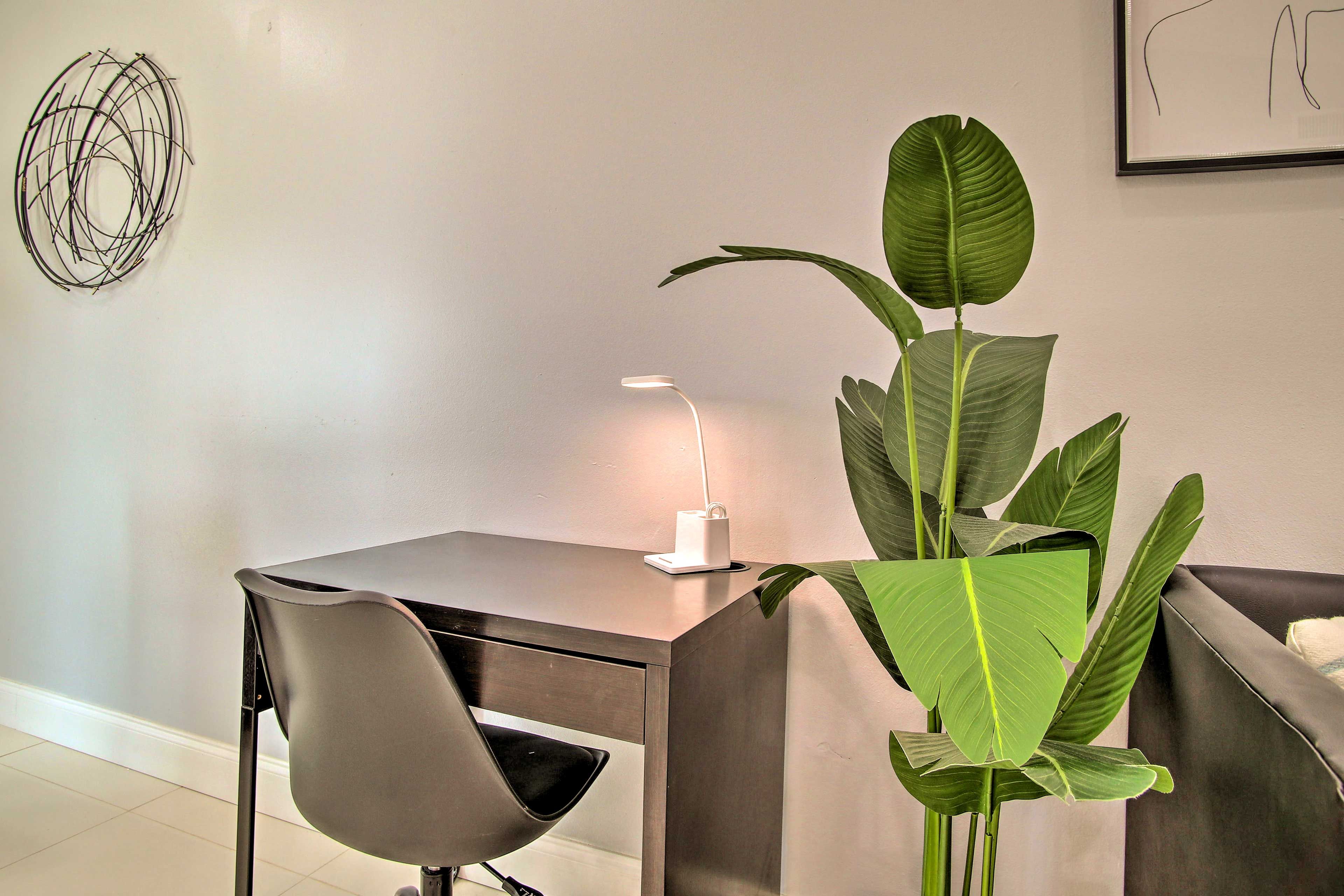 Laptop Workspace | Free WiFi