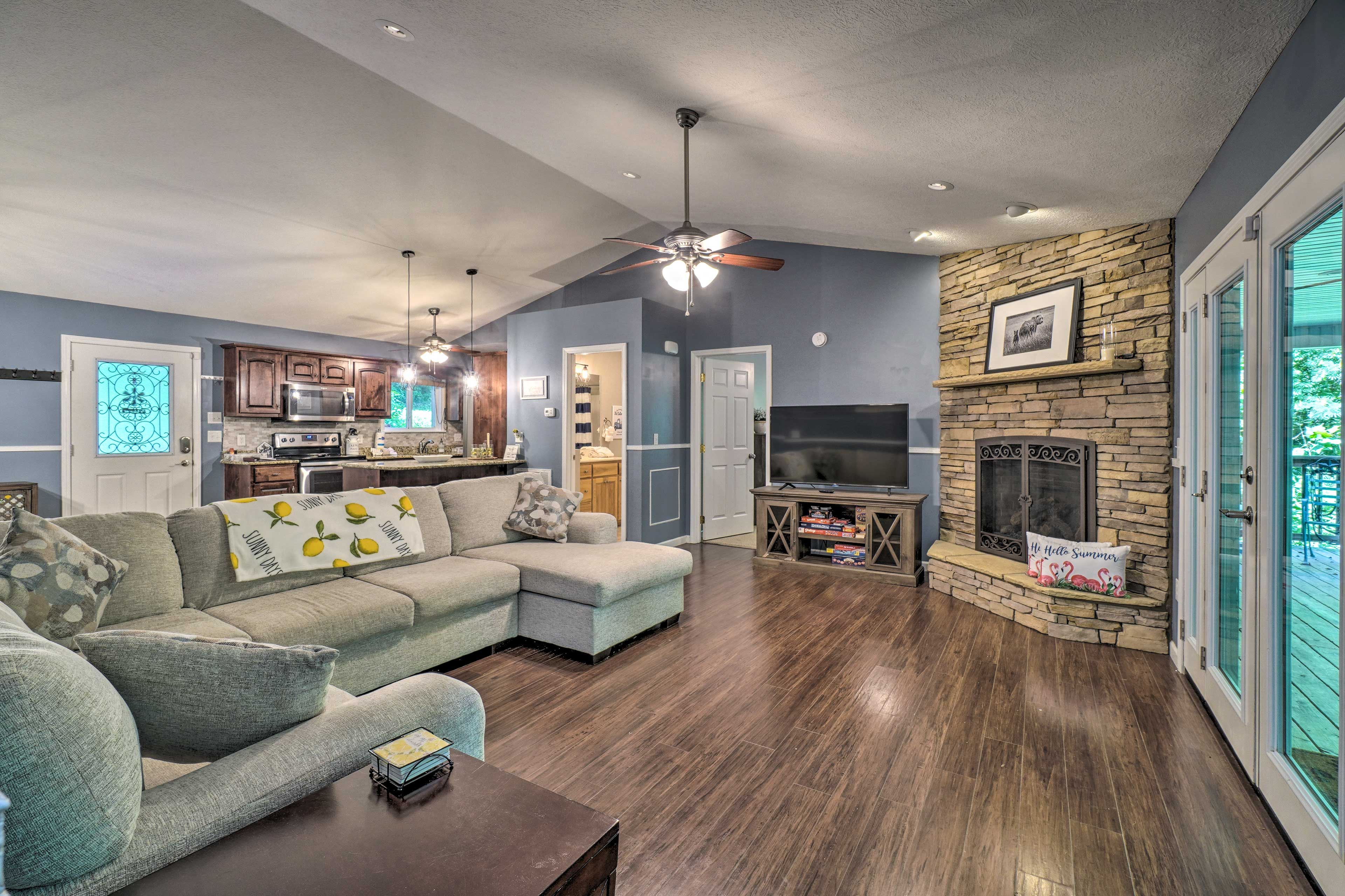 Sevierville Vacation Rental | 3BR | 3BA | 1 Step Required | 2,016 Sq Ft