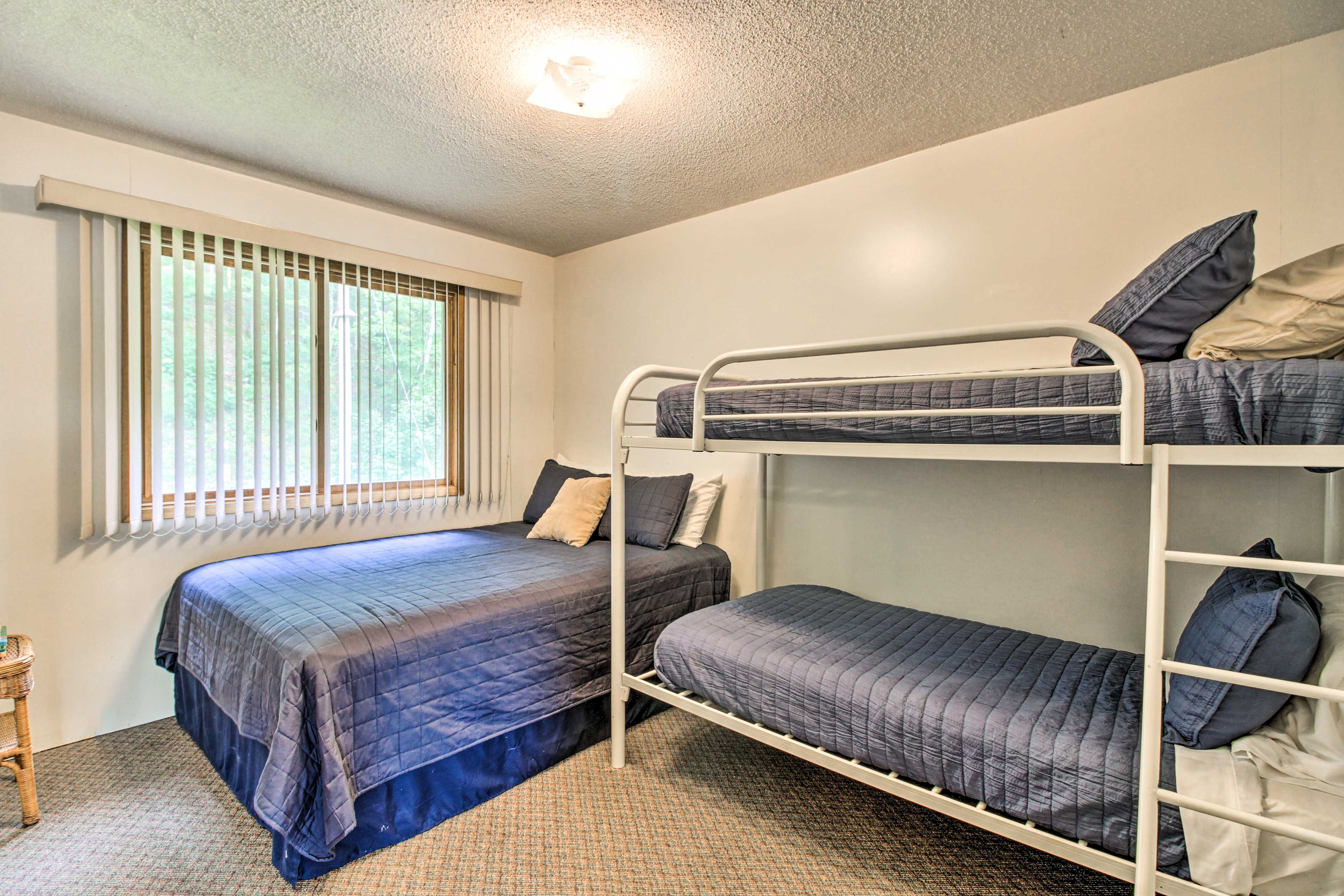 Bedroom 2 | Queen Bed | Twin Bunk Bed | 1 Step Required From 1st Floor