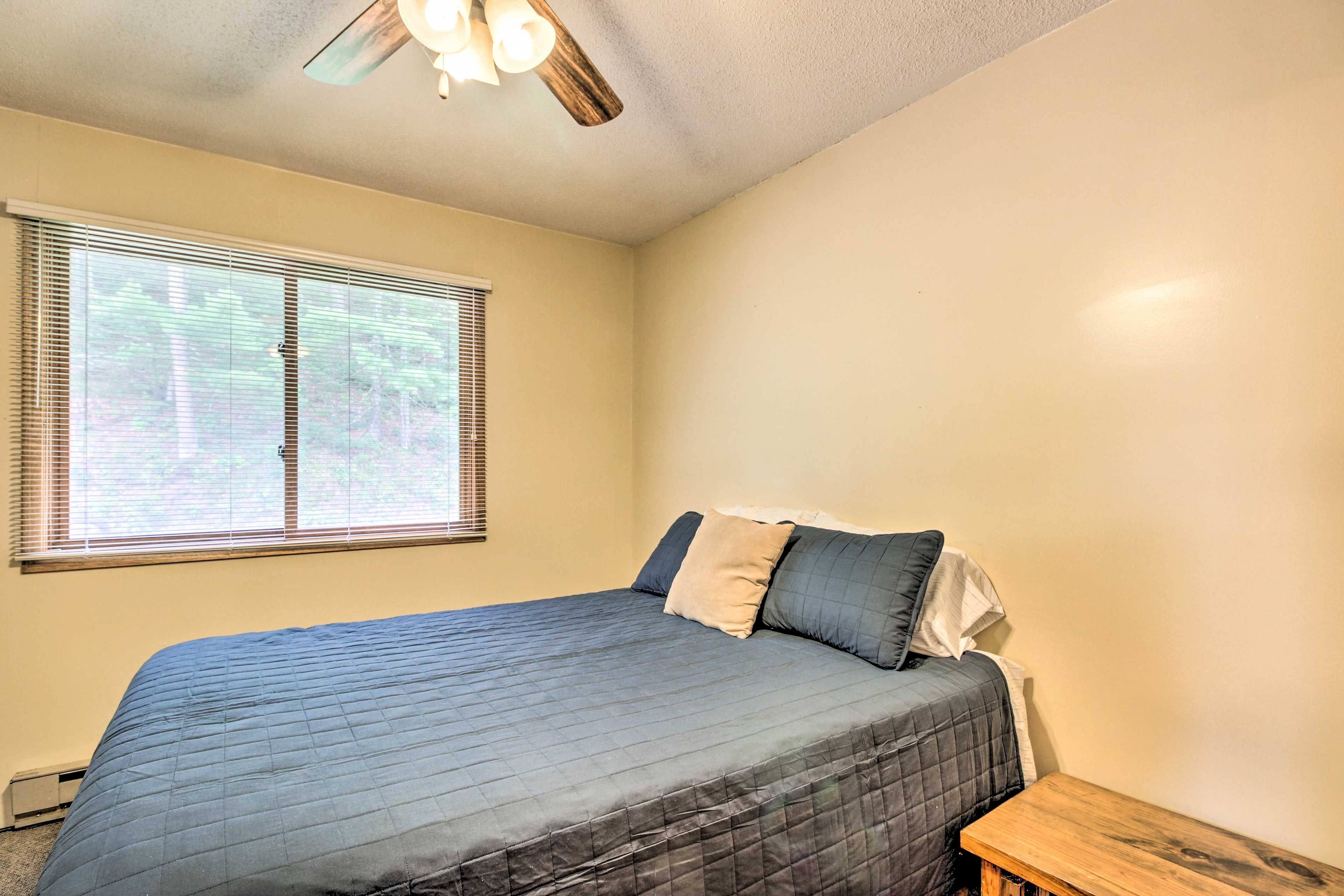 Bedroom 3 | Queen Bed | 1 Step Required From 1st Floor