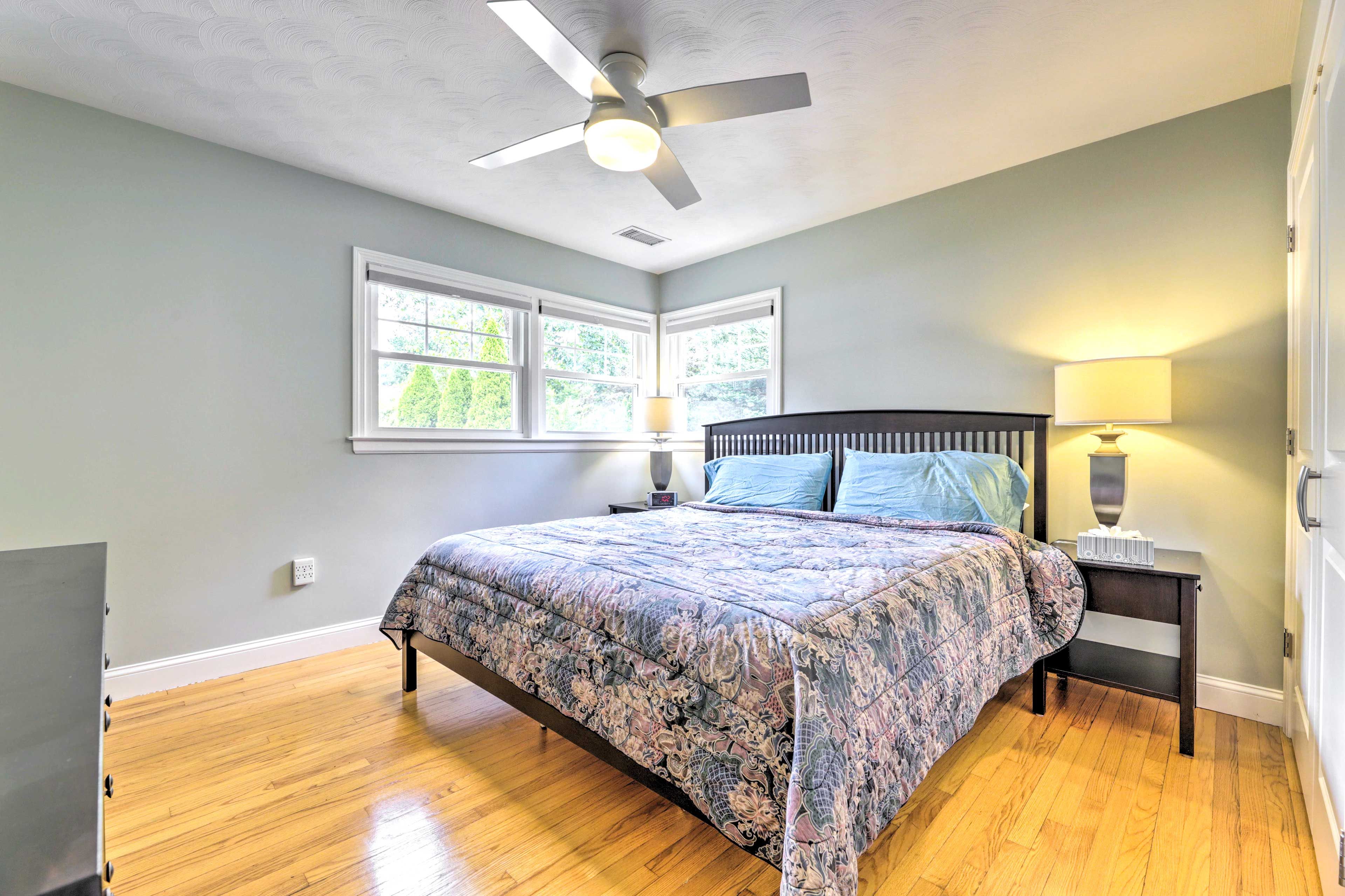 Bedroom 1 | King Bed | 1st Floor