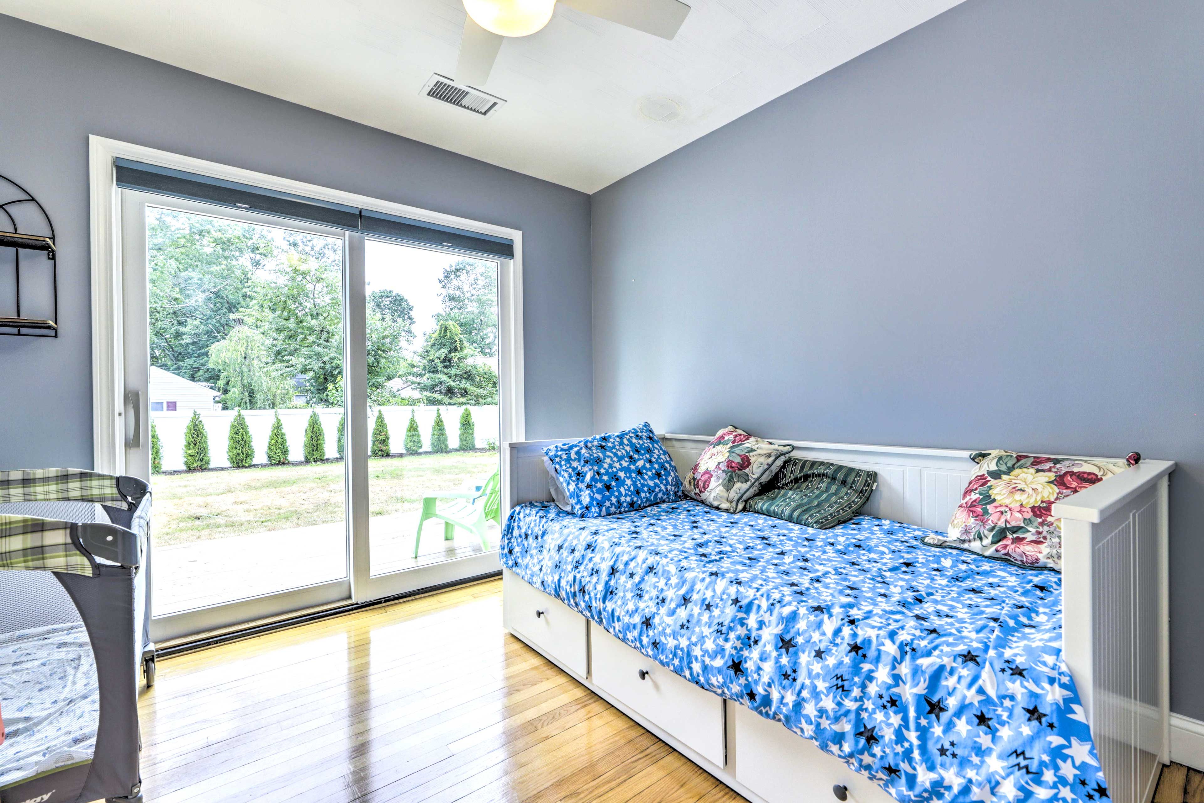 Bedroom 4 | Twin Daybed | 1st Floor