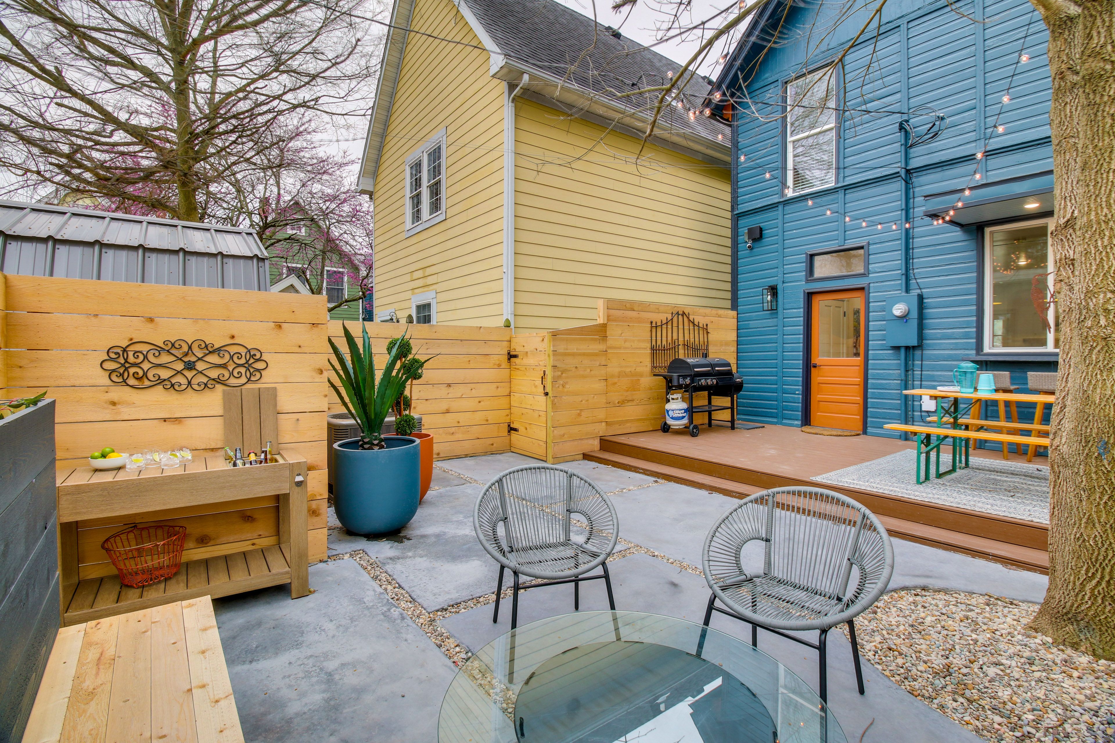 Fenced-In Patio | Gas Grill | Outdoor Dining Area