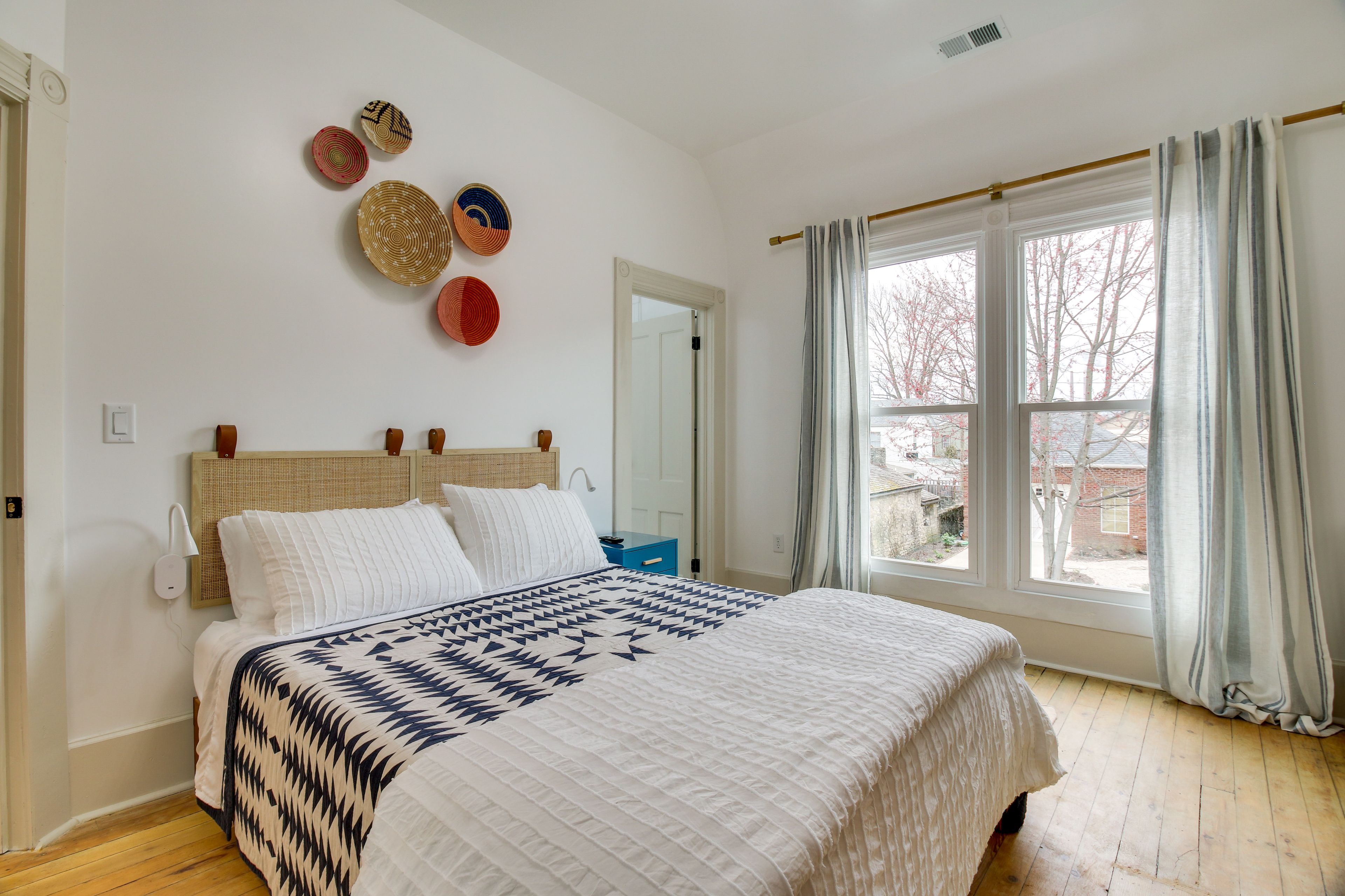 Bedroom 1 | Queen Bed | En-Suite Bathroom