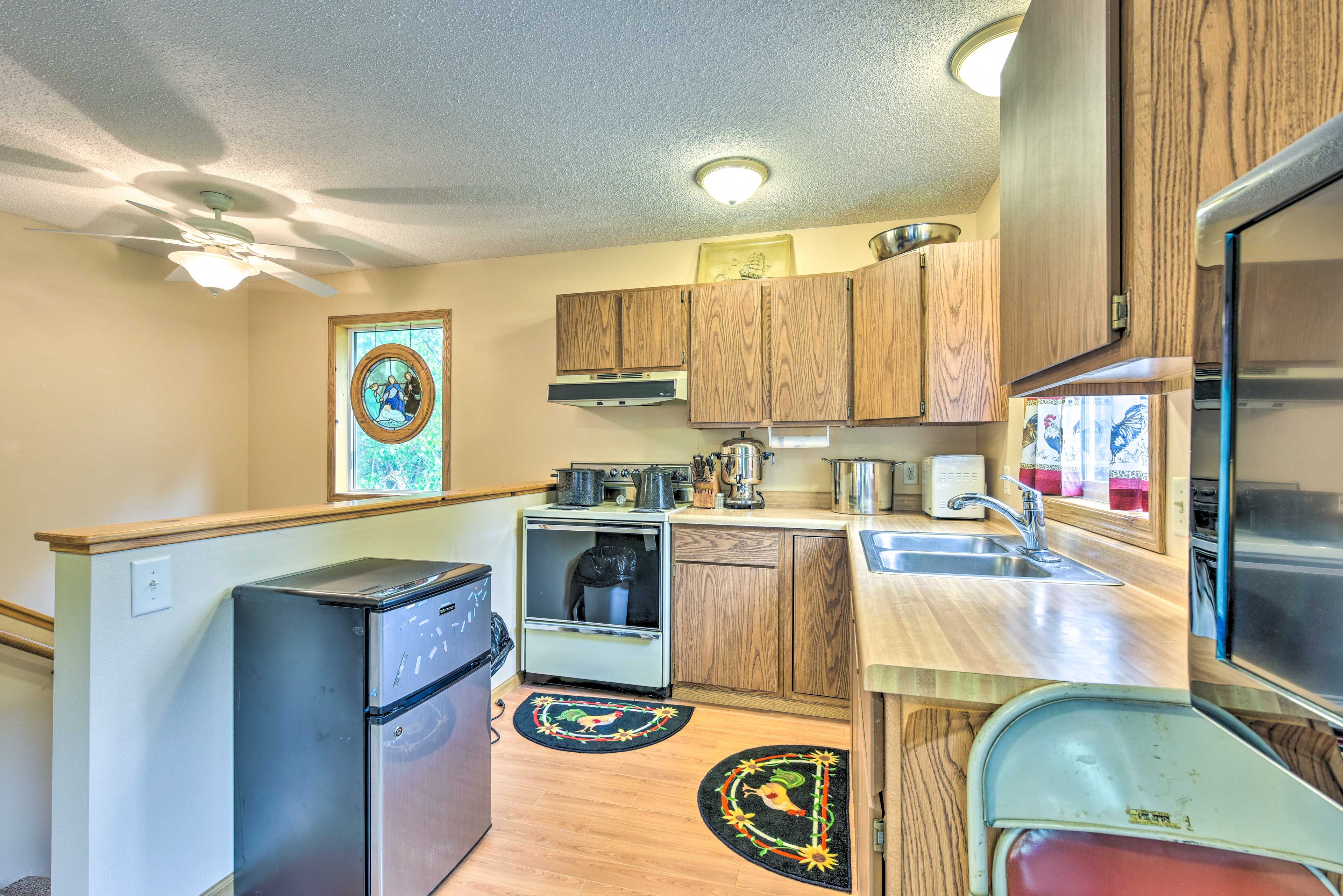 2nd Kitchen | 2nd Floor | Cooking & Dining Basics