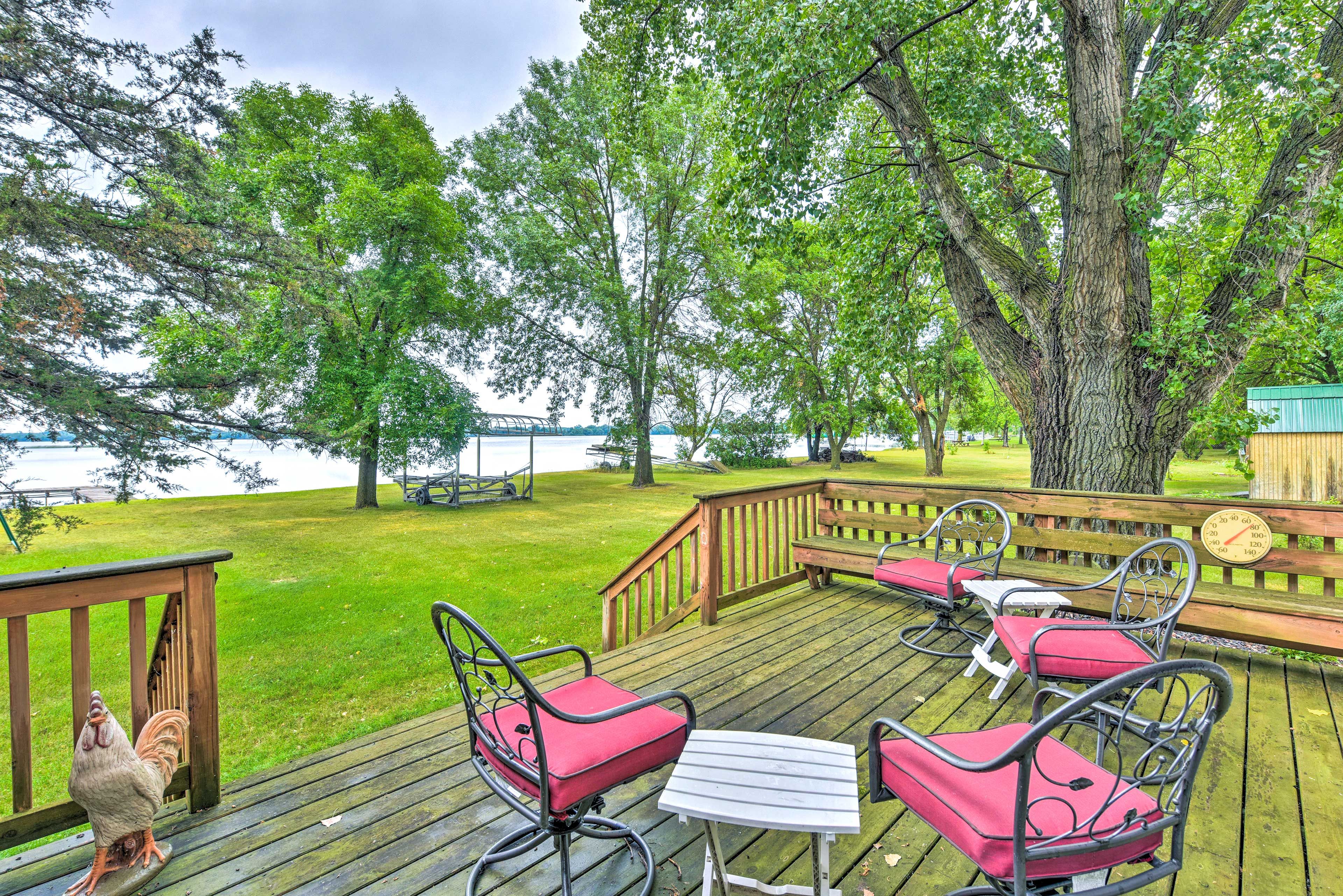 Spicer Vacation Rental | 4BR | 3BA | 3,300 Sq Ft | Step-Free Entry