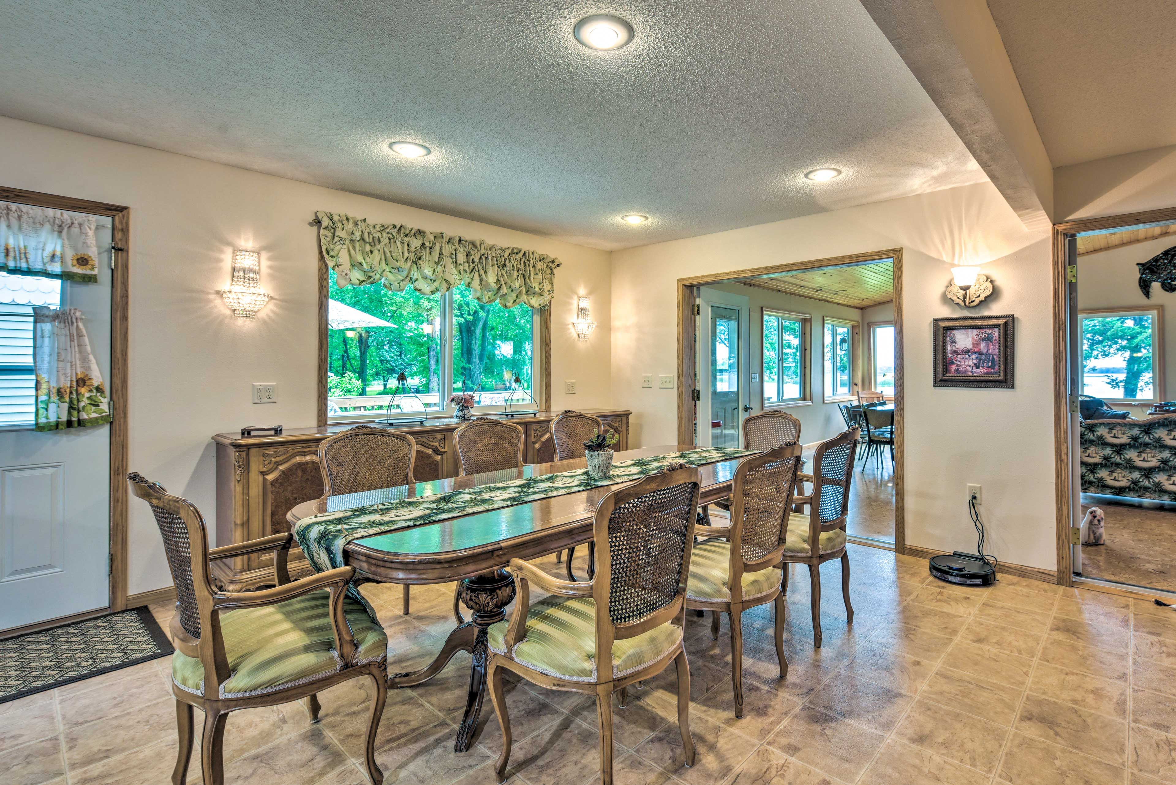 Dining Area | Dishware & Flatware