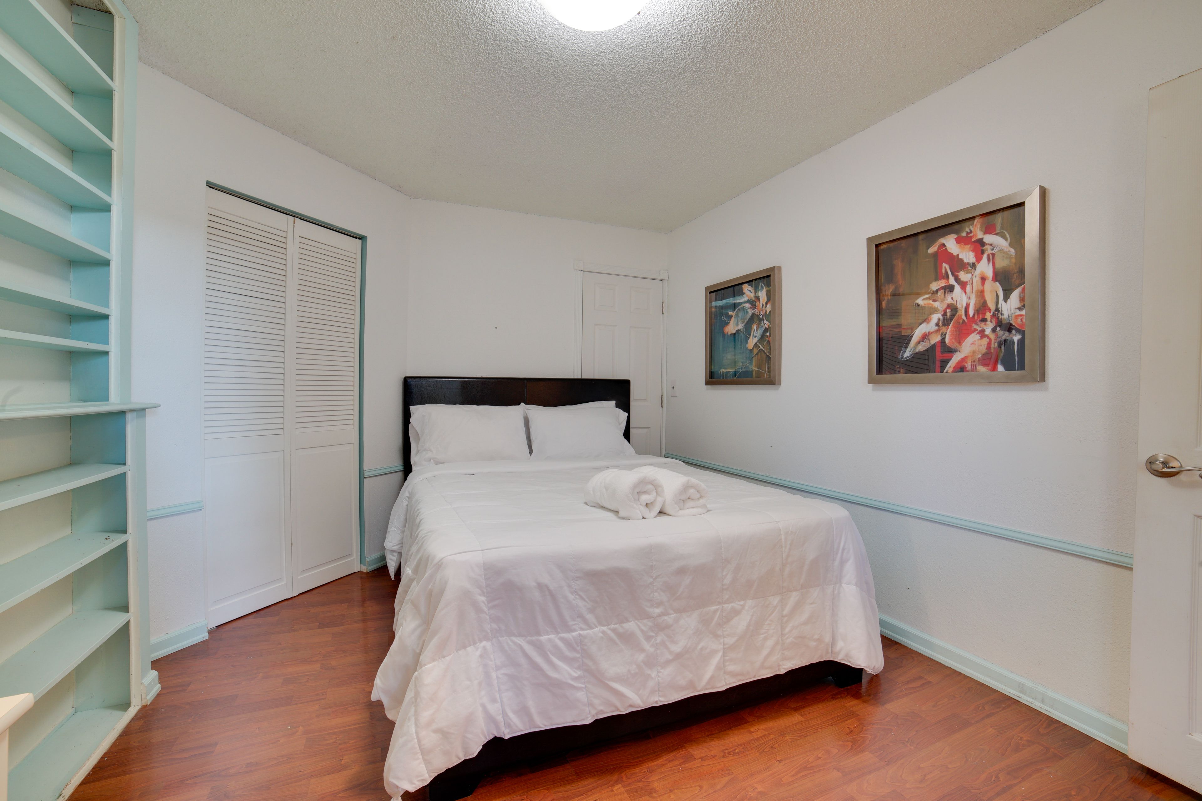 Bedroom 2 | Queen Bed