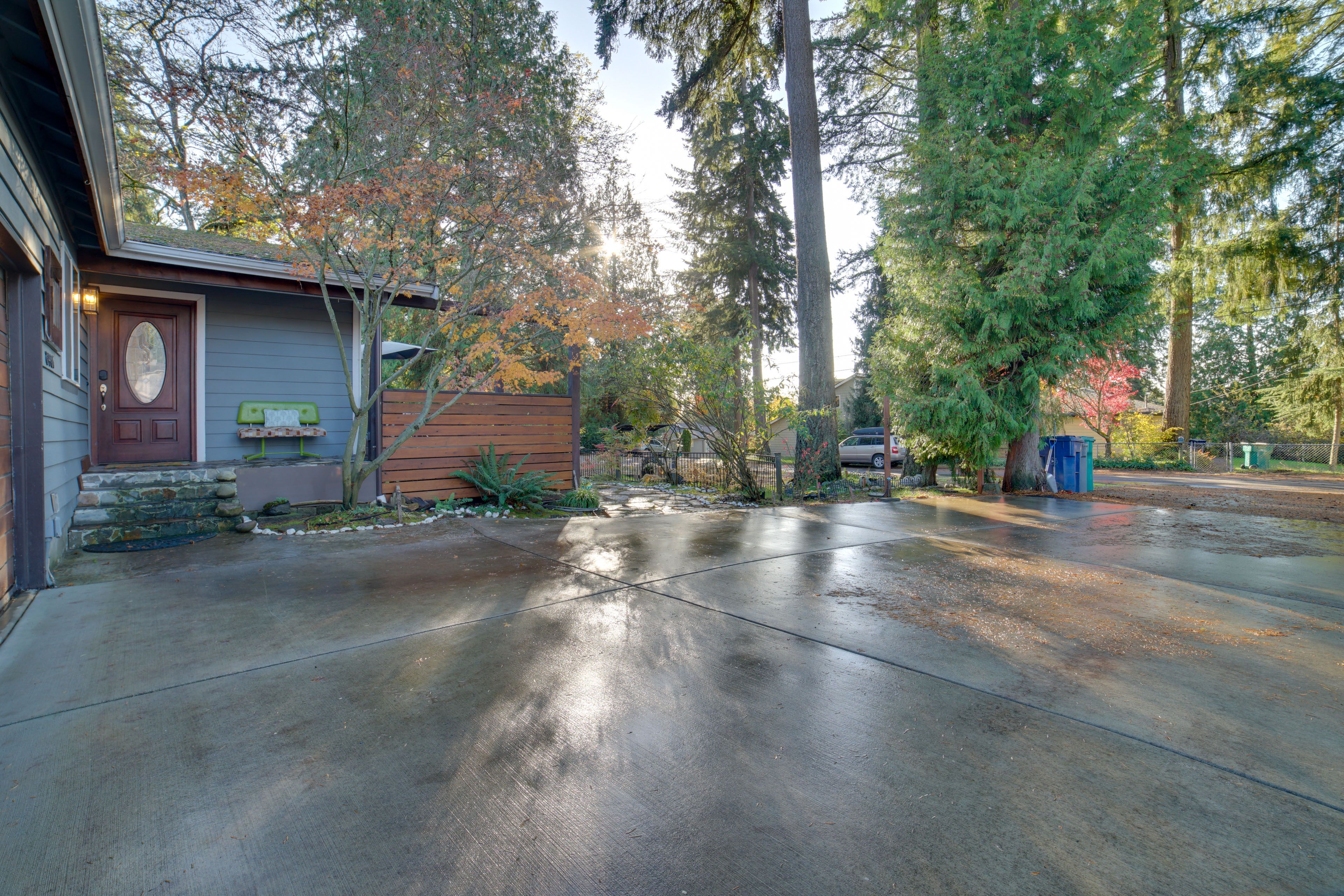 Exterior | Driveway (4 Vehicles)