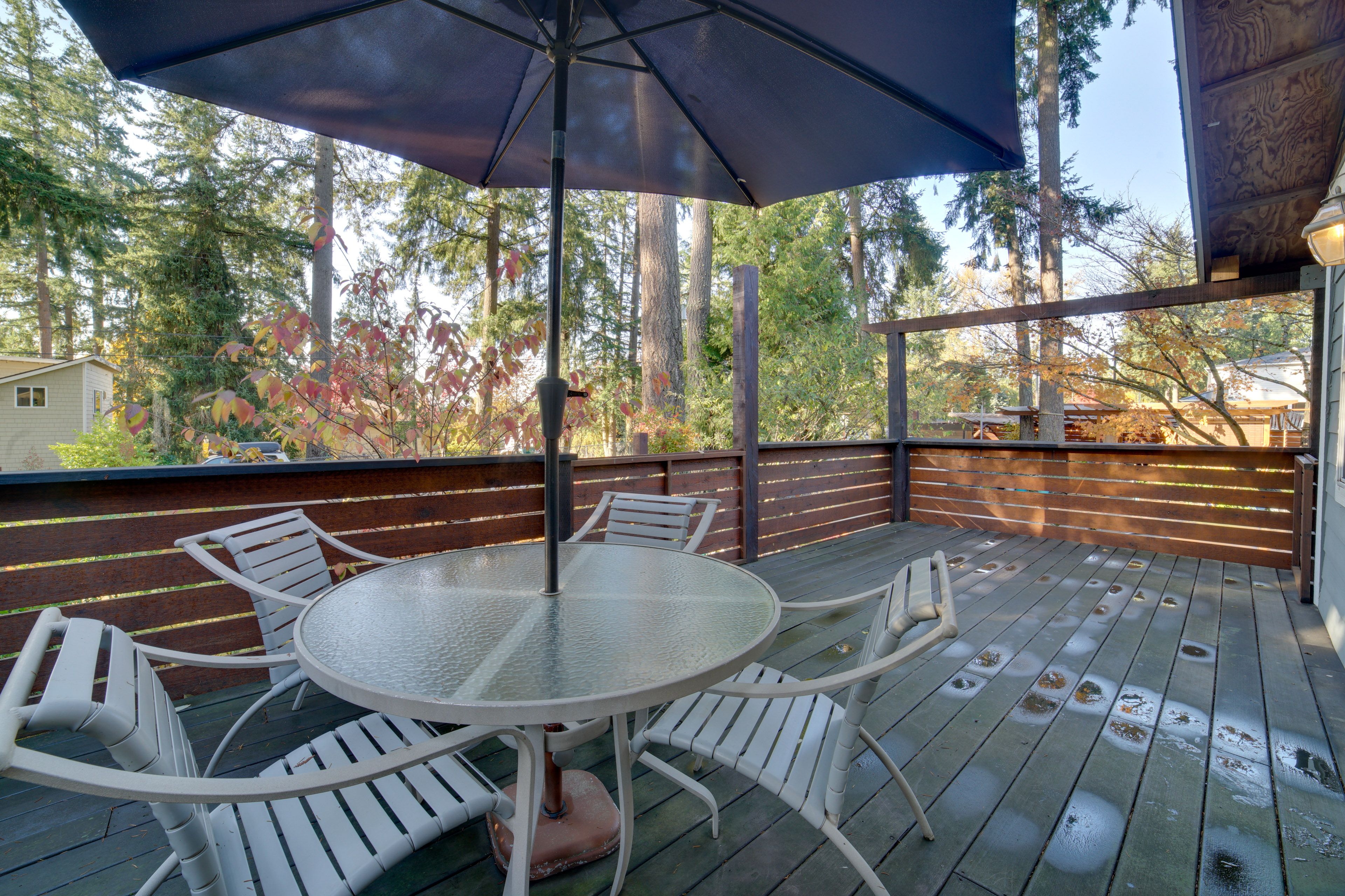 Furnished Deck | Near Trails | 3 Mi to Lake Washington