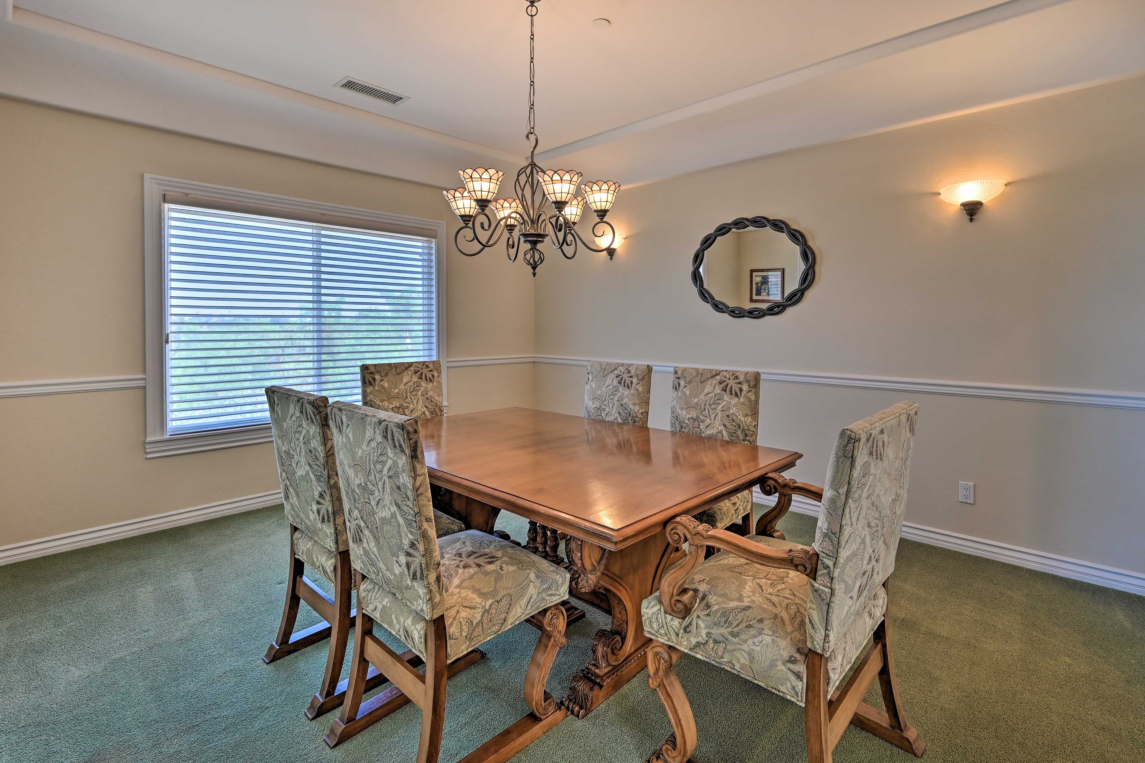 Dining Room | Dishware/Flatware Provided