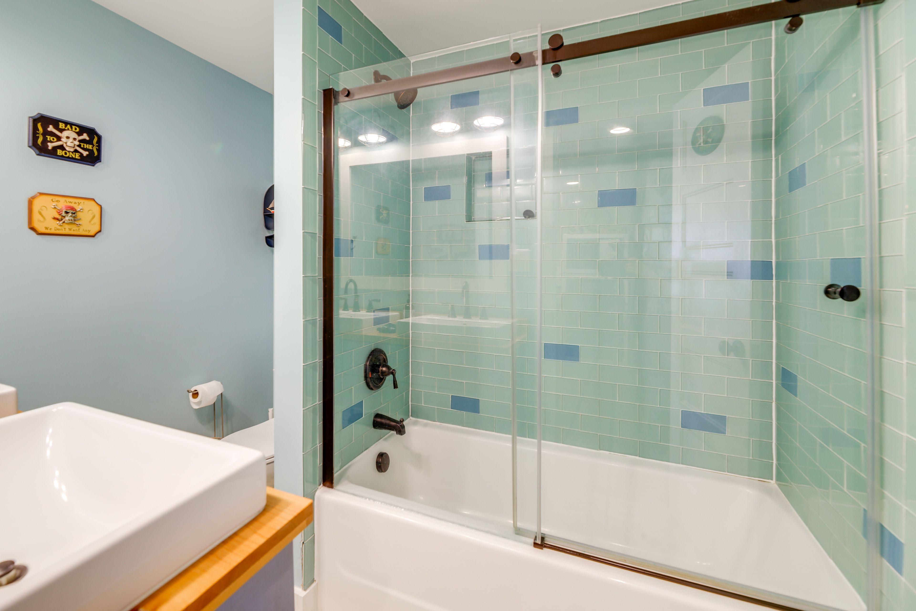 Full Bathroom | Lower Level