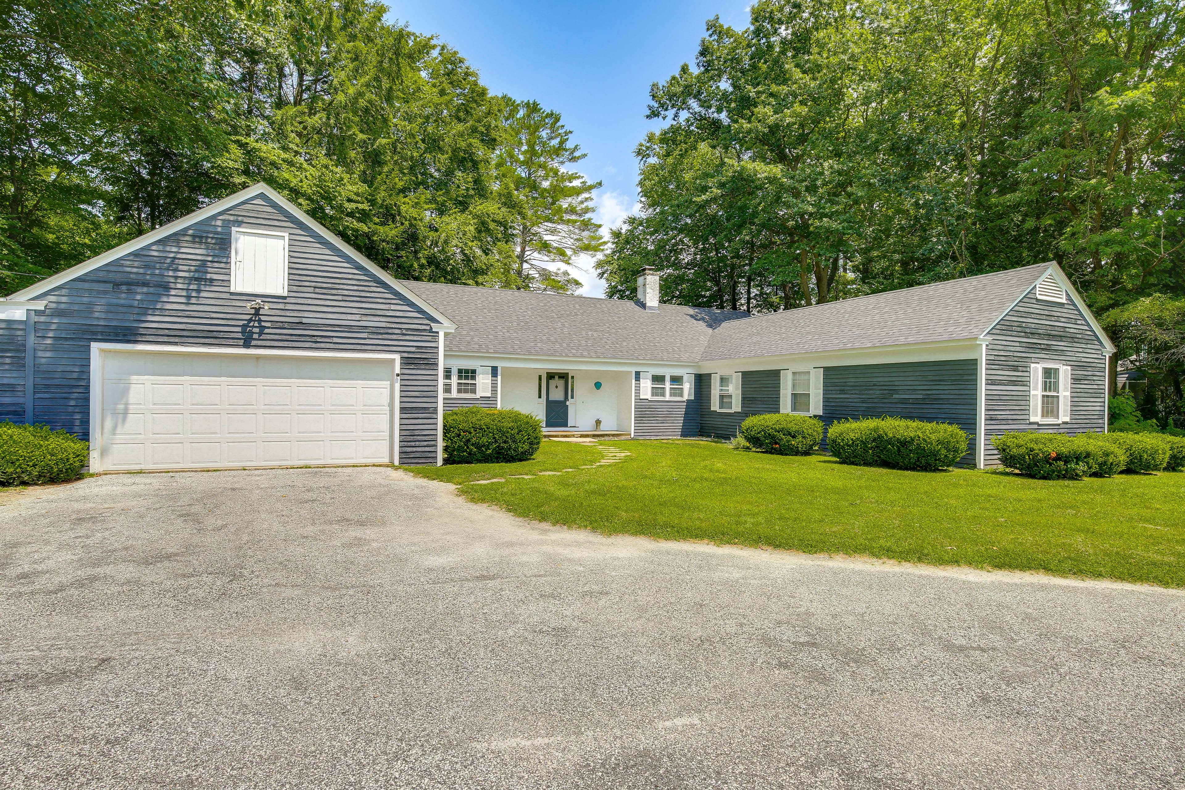 Sheffield Vacation Rental | 3BR | 2BA | 2,262 Sq Ft | 2 Steps to Enter