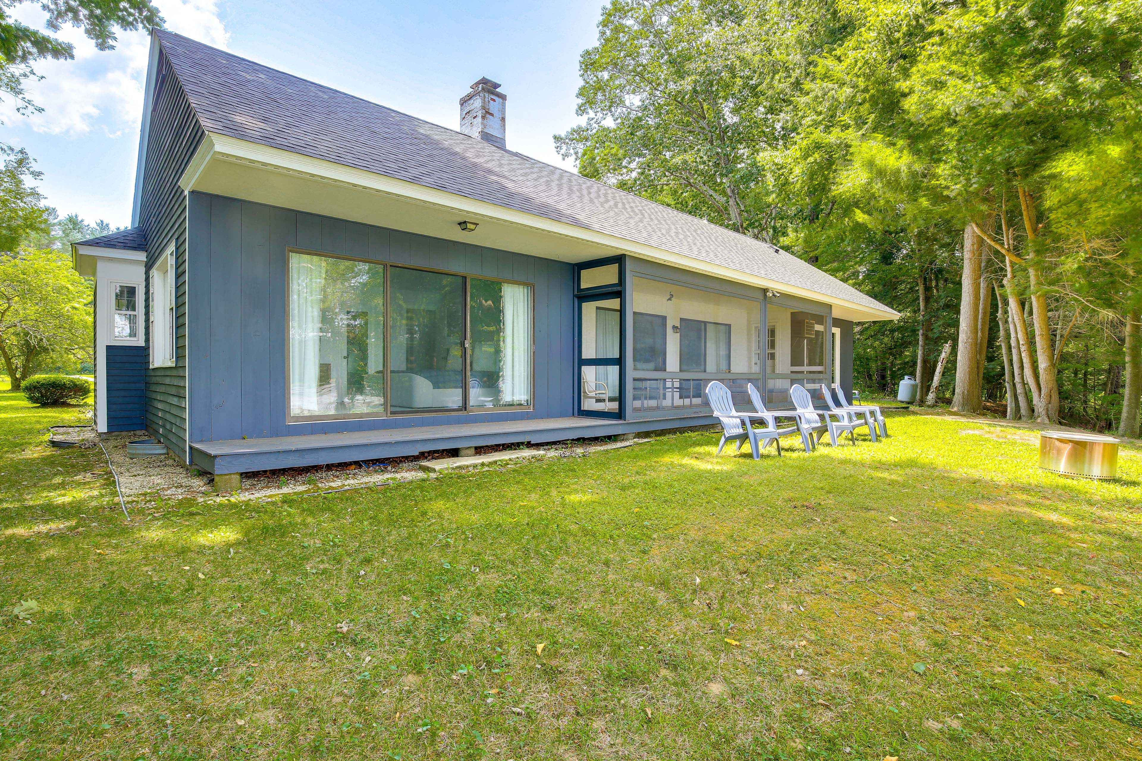 Covered Deck w/ Seating