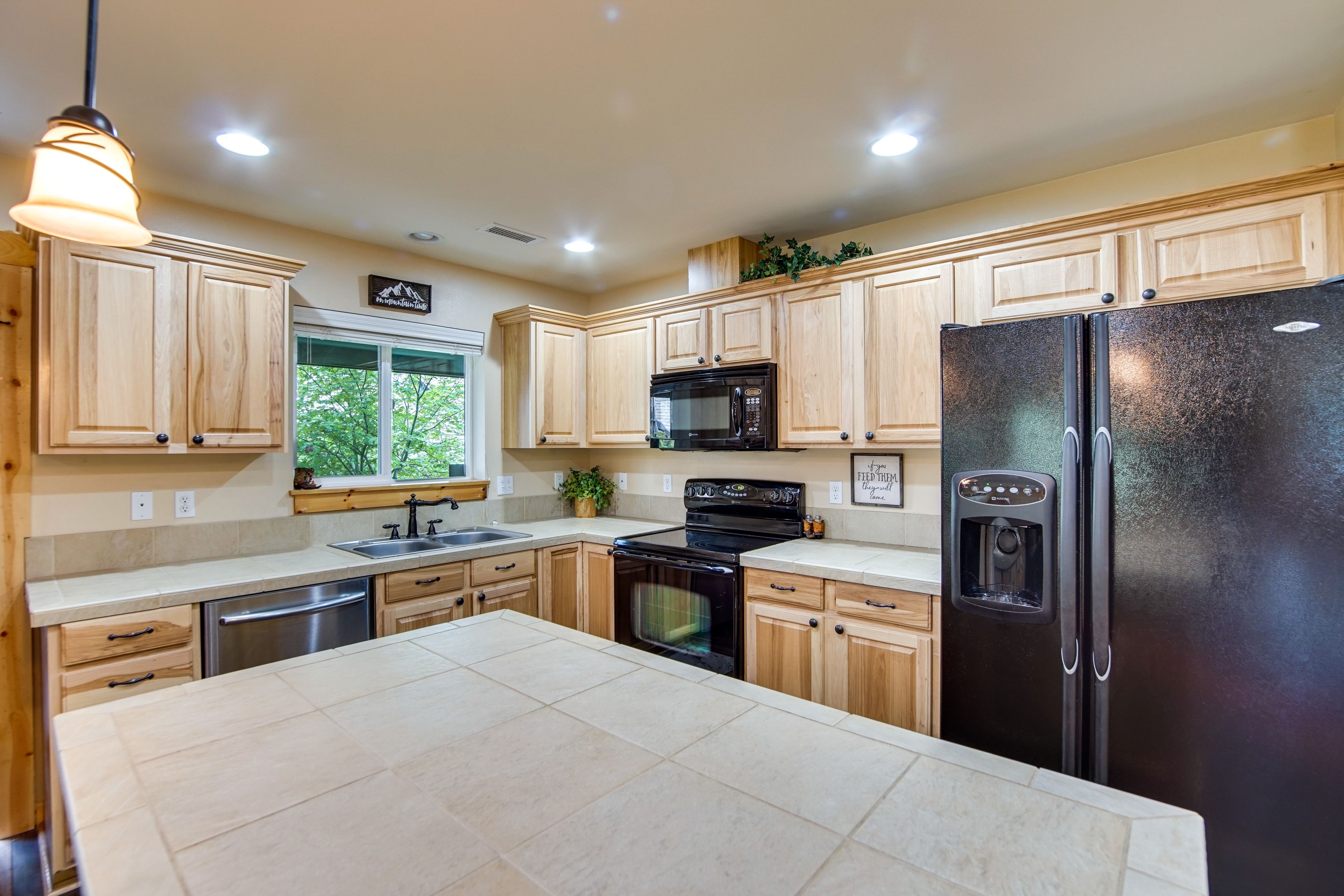 Kitchen | Cooking Basics | Coffee Maker | Paper Towels/Trash Bags Provided