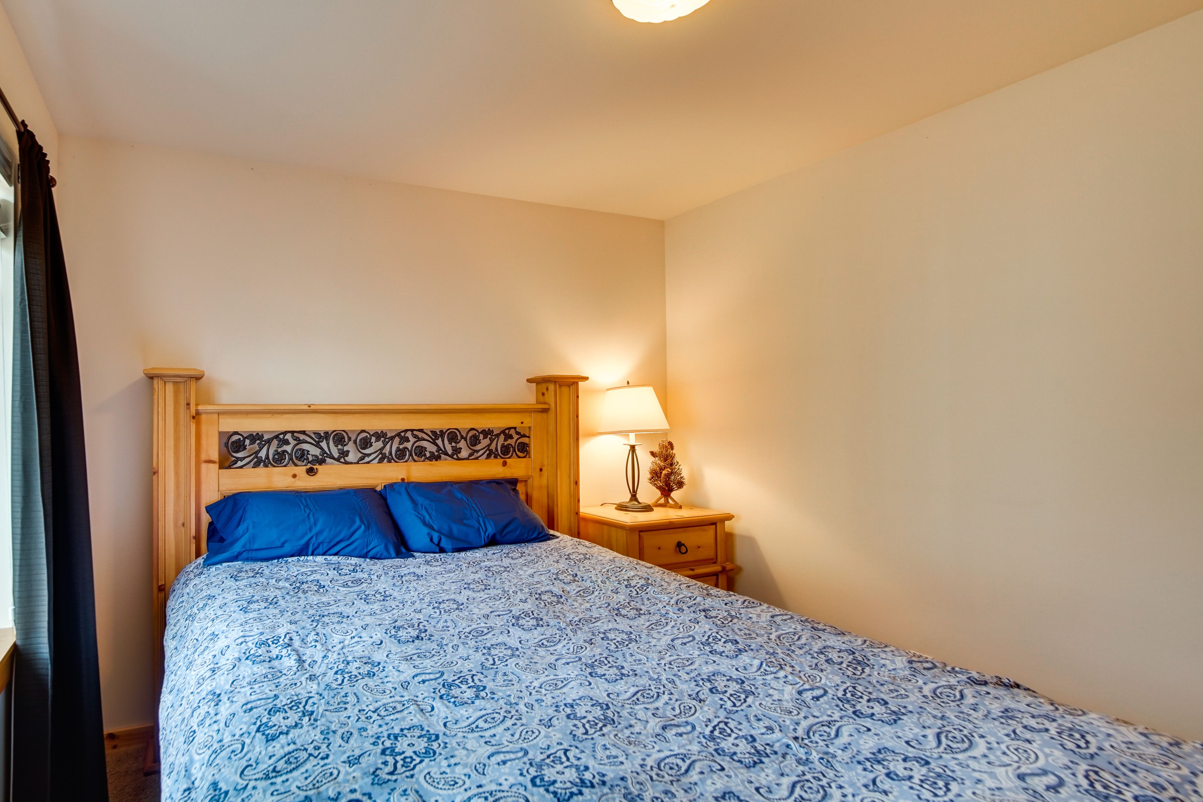 Bedroom 2 | Queen Bed | 2nd Floor