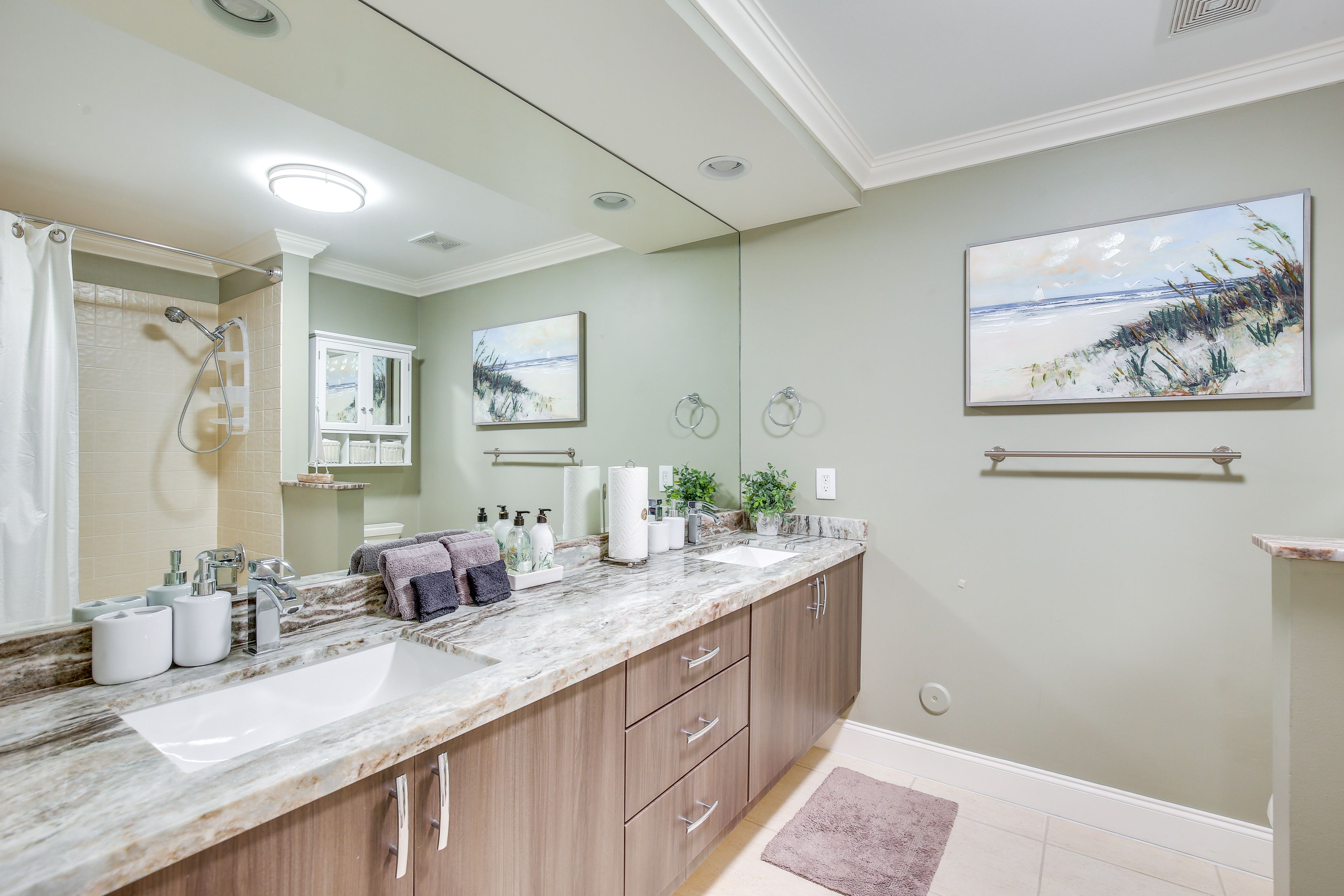 Full Bathroom