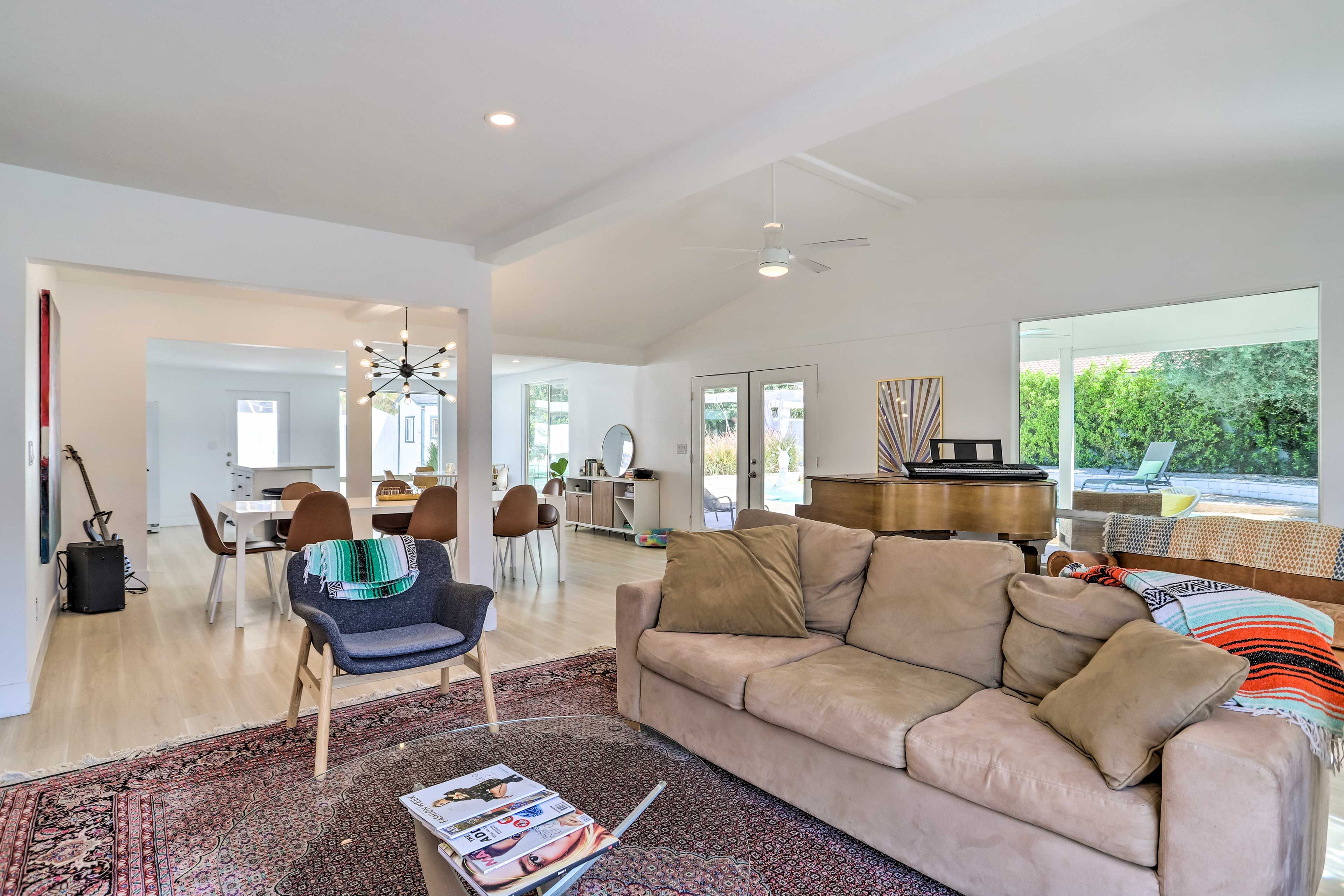 Living Room | Queen Sleeper Sofa