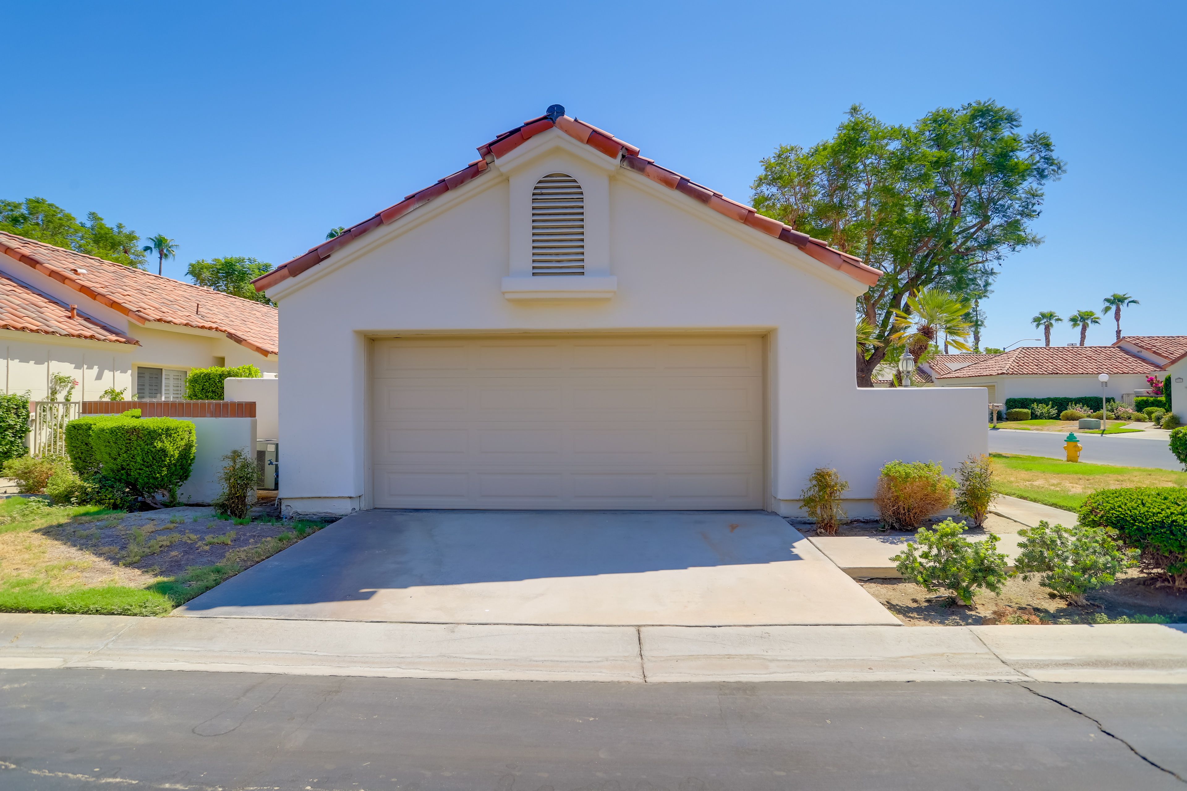 Garage Parking (2 Vehicles)