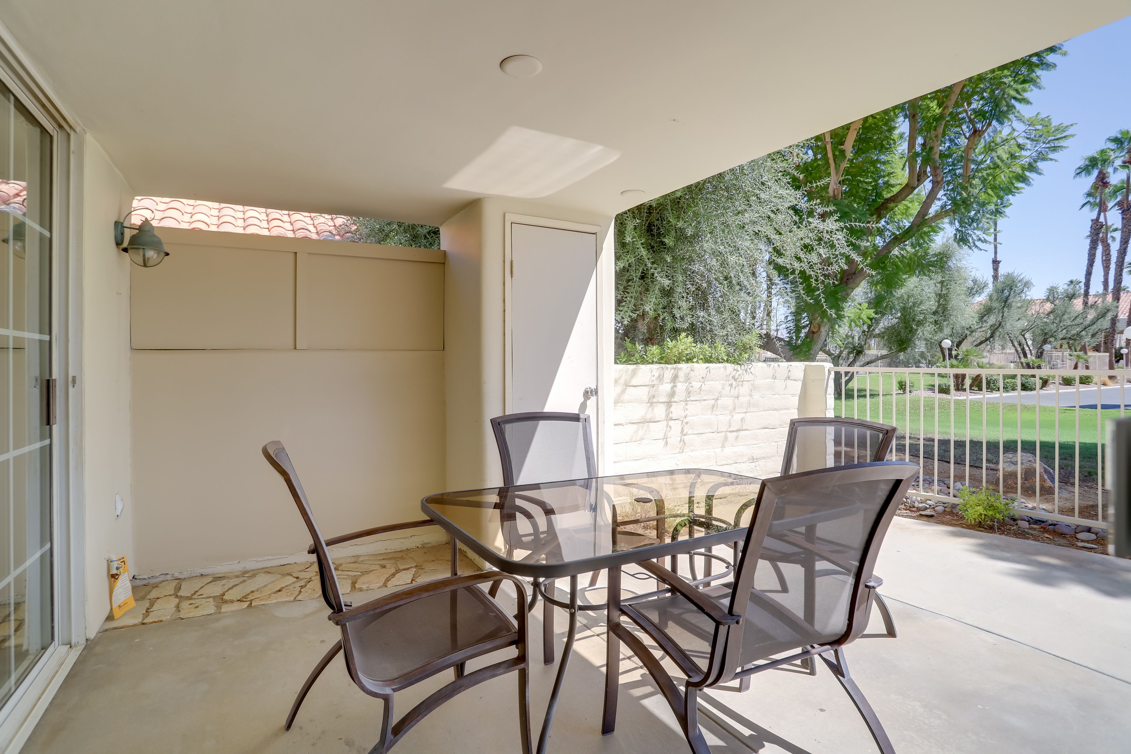 Covered Patio | Dining Area