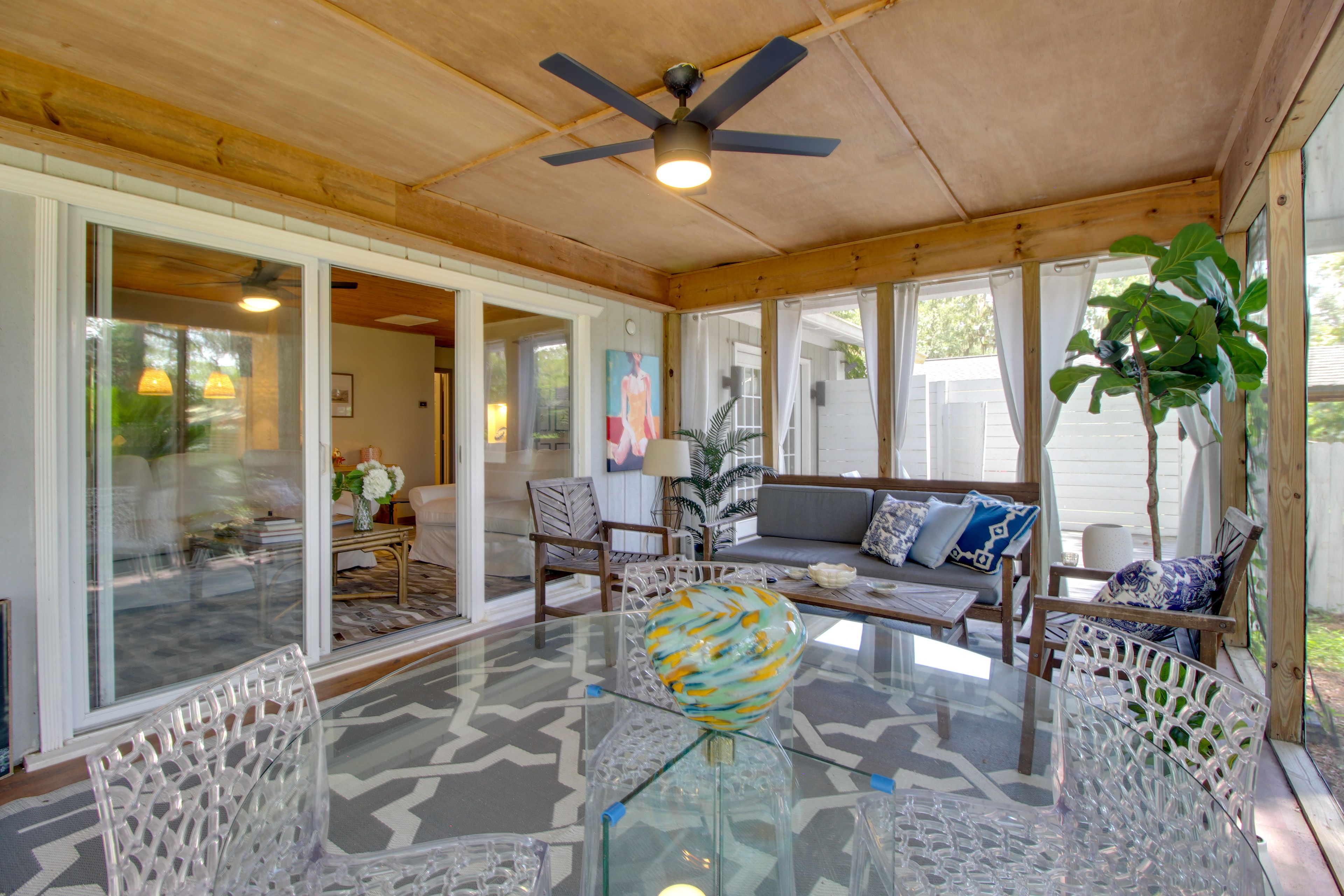 Screened Porch | Dining & Seating Areas