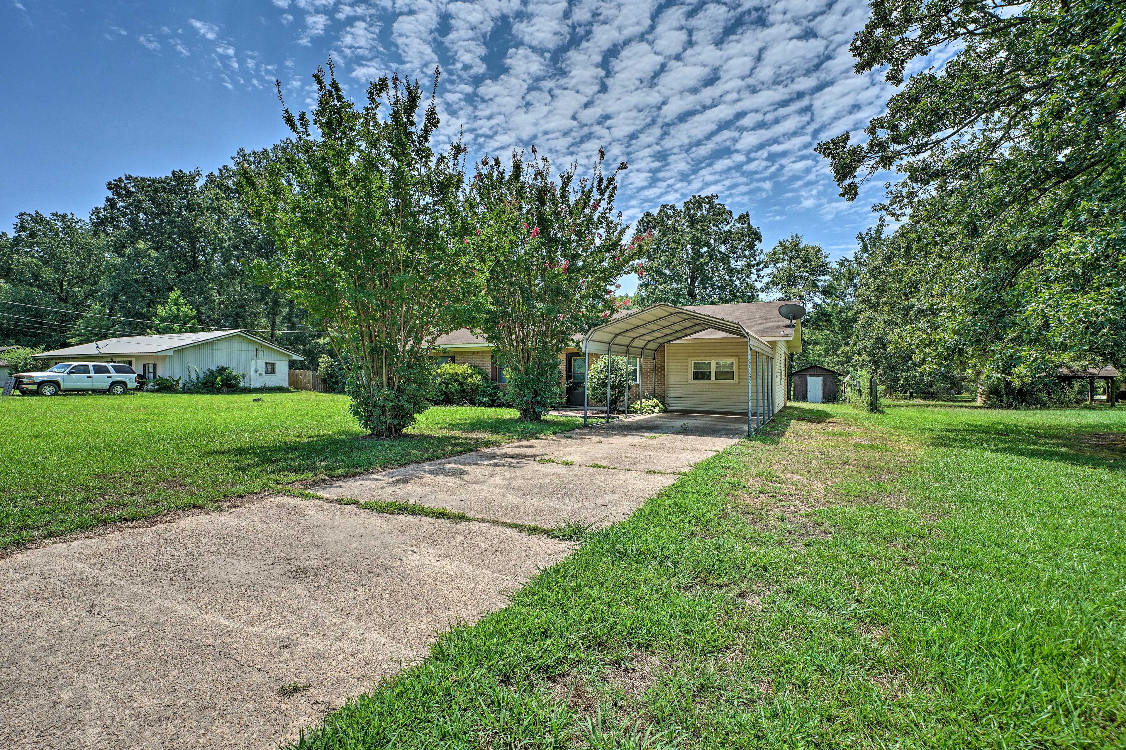 Parking | Carport (4 Vehicles) | Driveway (2 Vehicles)