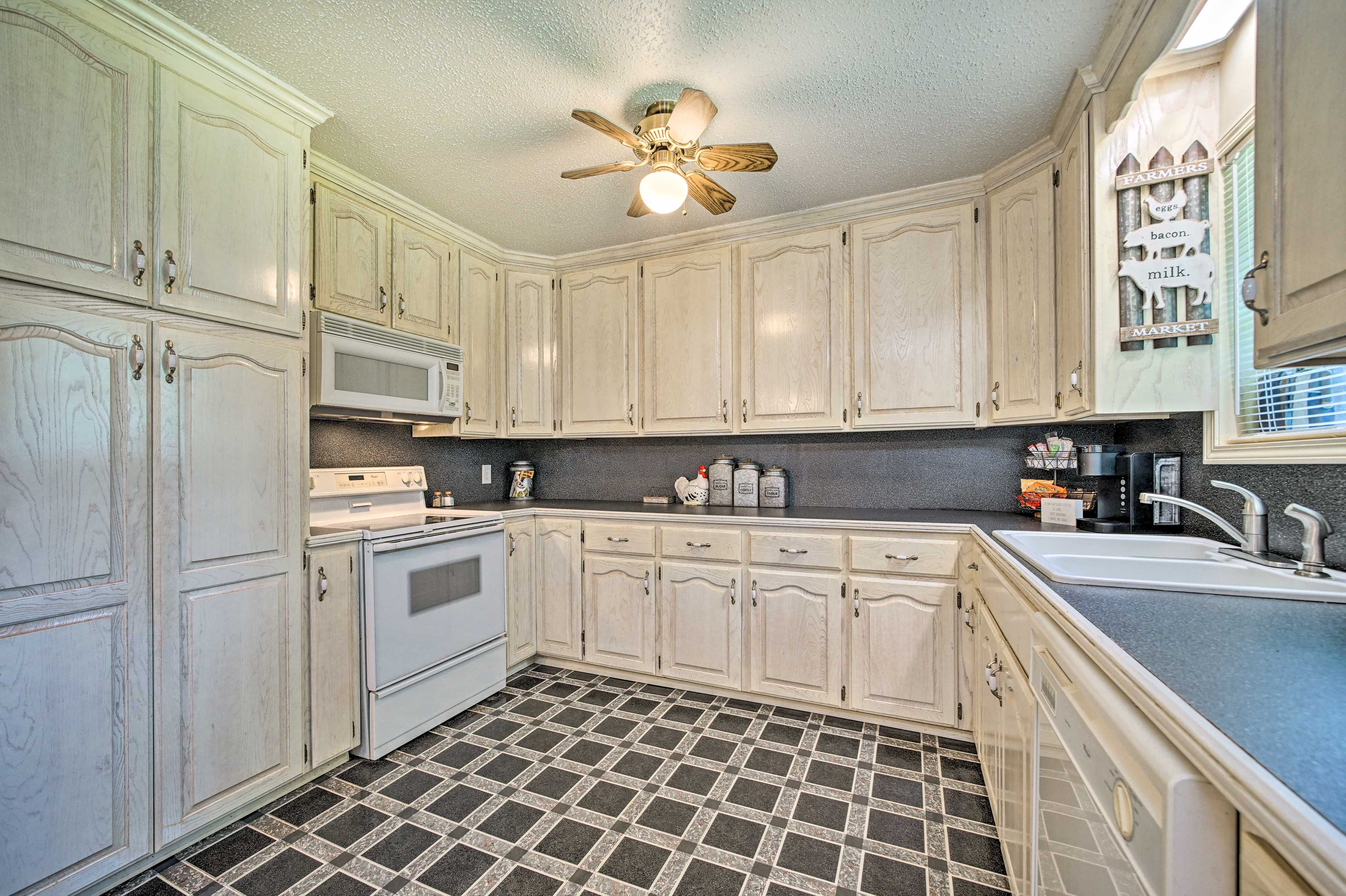Kitchen | Keurig Coffee Maker | Toaster